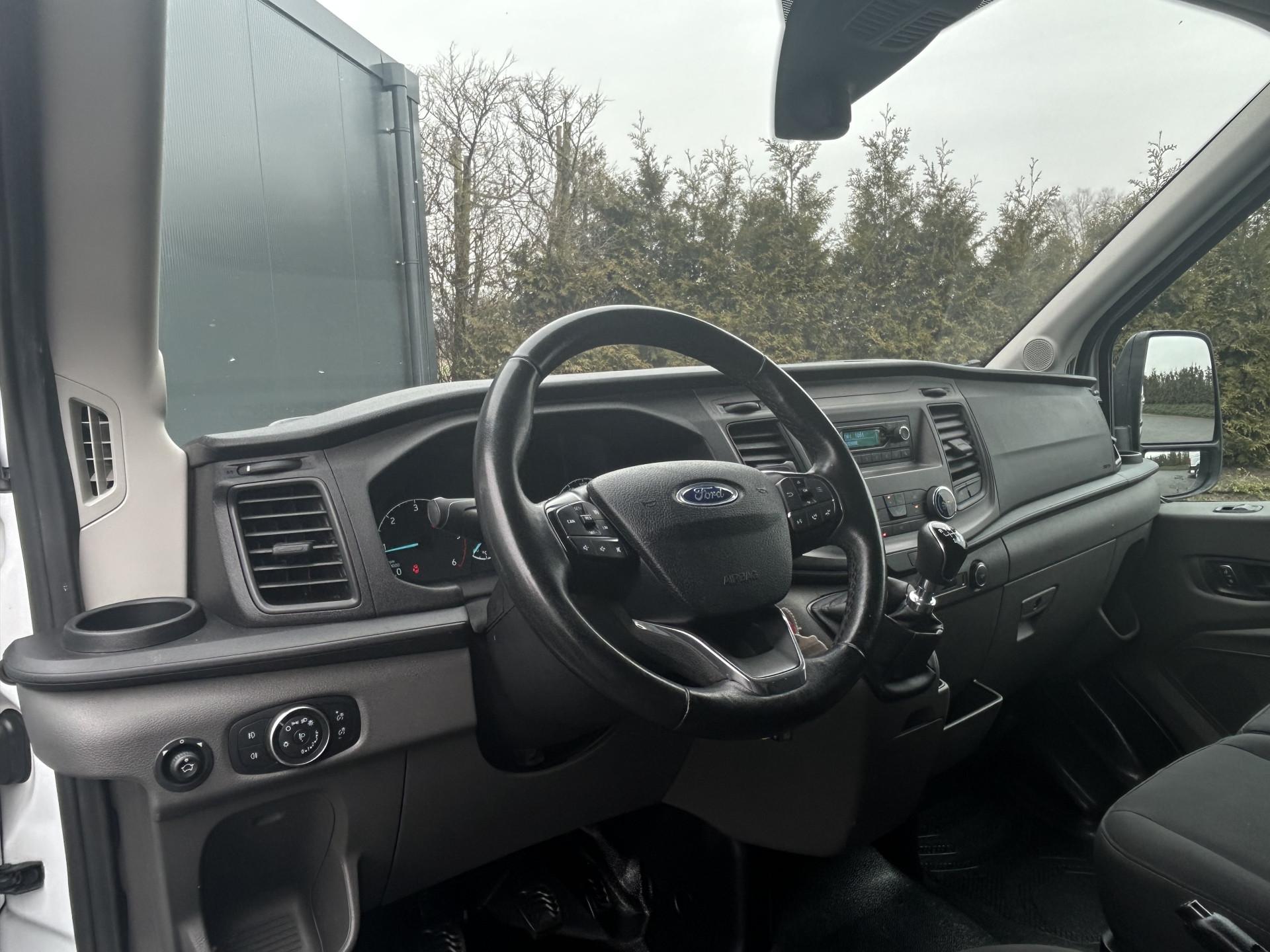 Foto 6 van Ford 2.0 TDCI / L2H2 / 1e EIGENAAR / IMPERIAAL / 2.5 TONS TREKHAAK / AIRCO / CRUISE / 3-ZITS