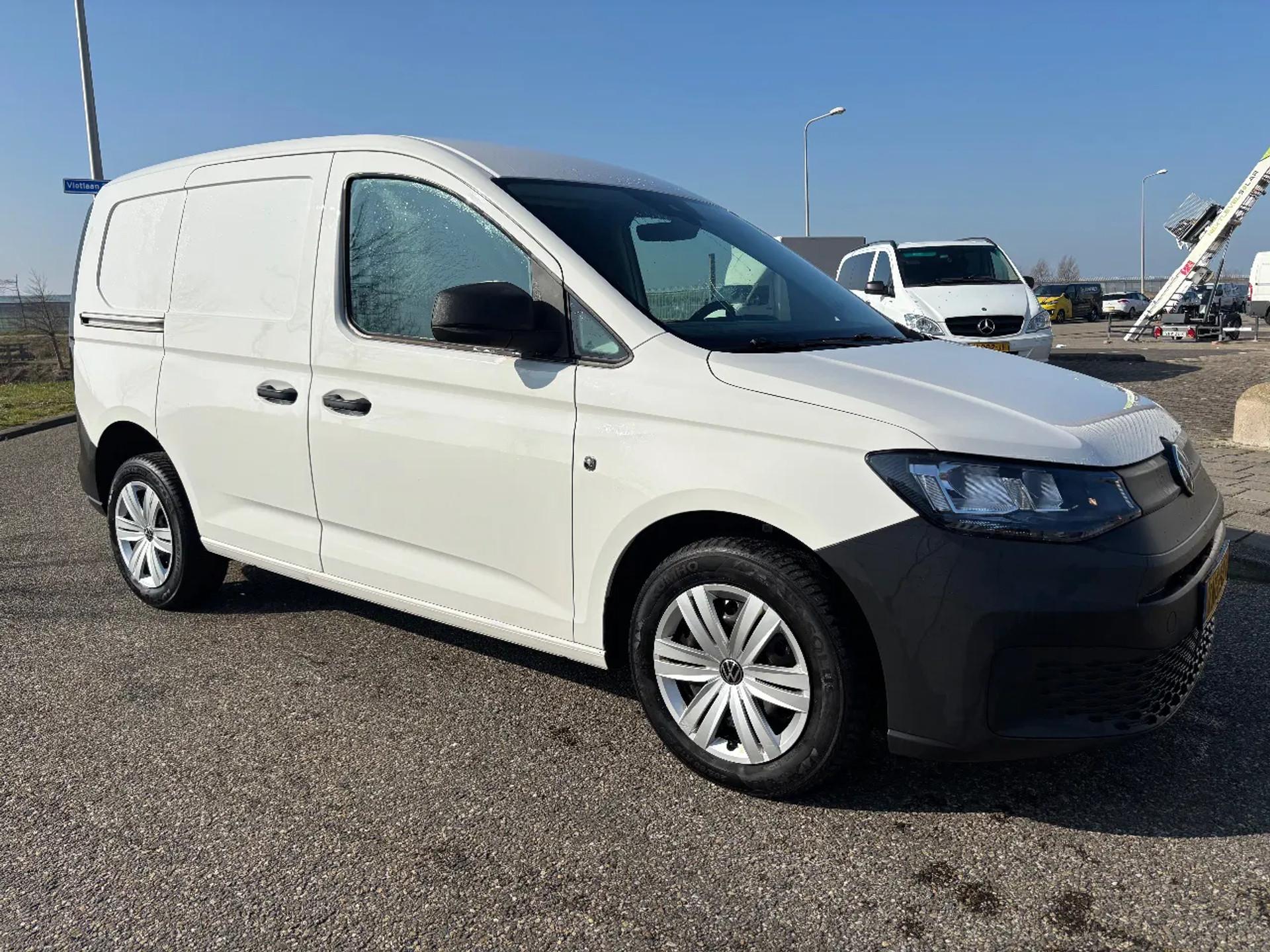 Foto 3 van Volkswagen Cargo 2.0TDI L1H1 Airco Cruisecontrol Apple CarPlay 68.400KM EURO 6