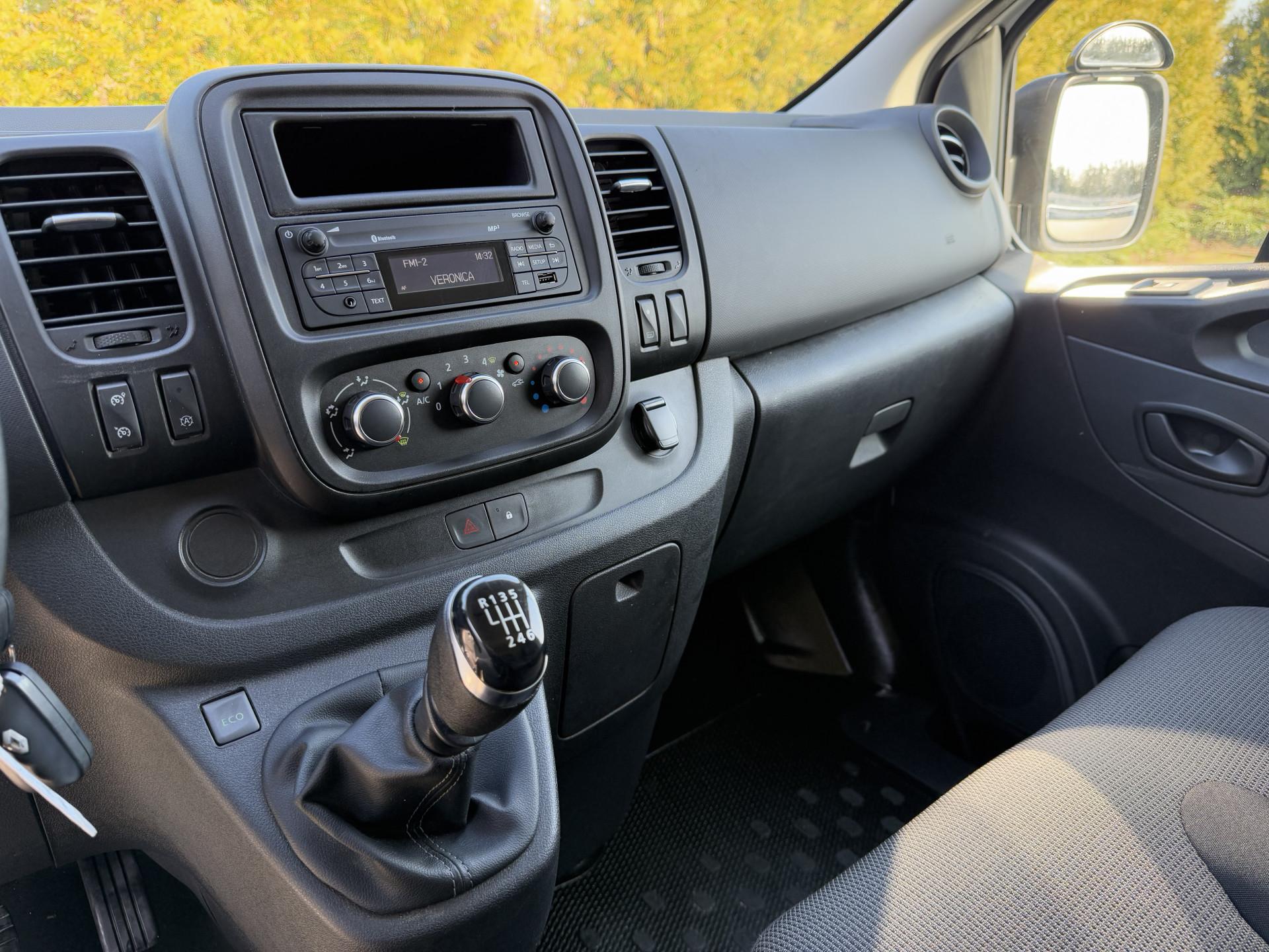 Foto 11 van Renault 2.0 dCi 120 PK / L1H1 / 1e EIG. / 2x SCHUIFDEUR / TREKHAAK / AIRCO / CRUISE