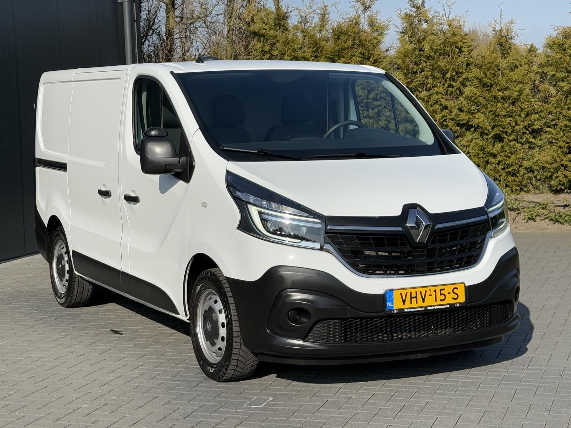 Foto 3 van Renault 2.0 dCi 120 PK / L1H1 / 1e EIG. / 2x SCHUIFDEUR / TREKHAAK / AIRCO / CRUISE