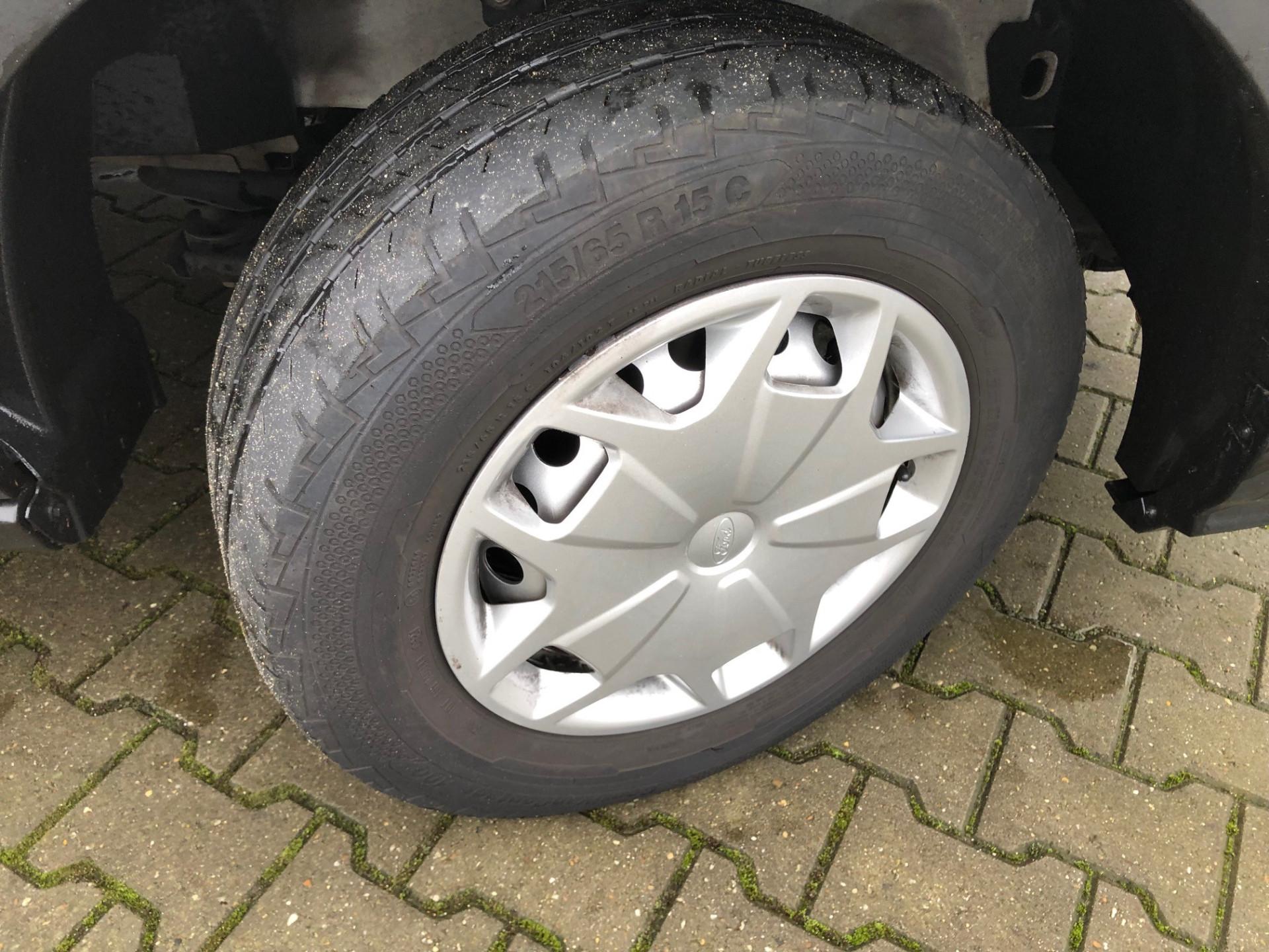 Foto 14 van Ford 290 2.0 TDCI Trend