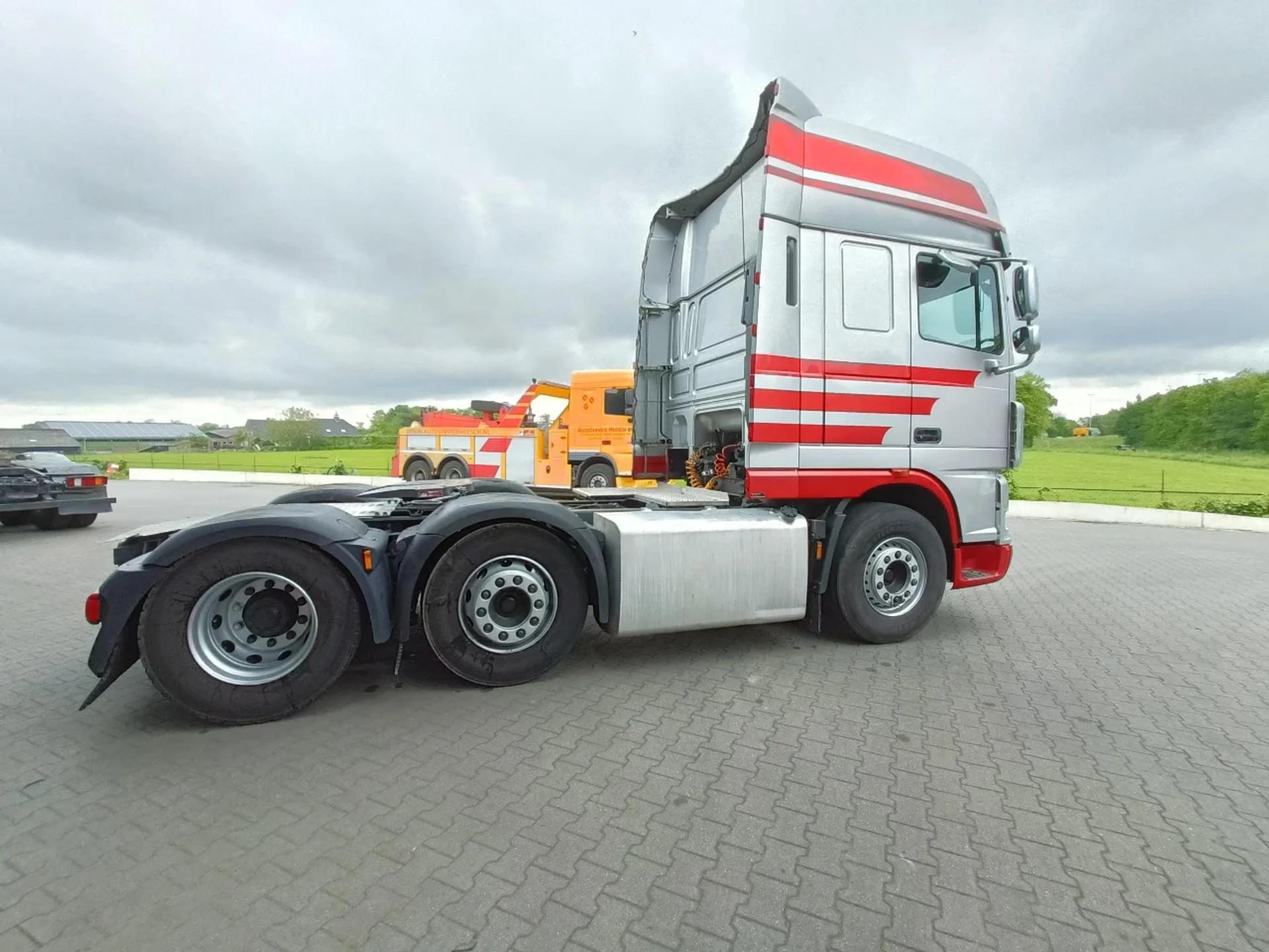 Foto 19 van DAF XF 105.460 6X2 TREKKER - 2013 - LOW MILEAGE - AUTOMATIK - RETARDER - SUPERSPACE