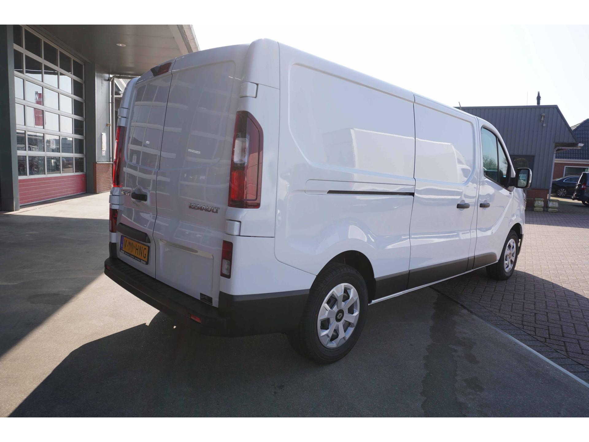 Foto 4 van Renault 2.0 Blue dCi 130PK T30 L2H1 Advance