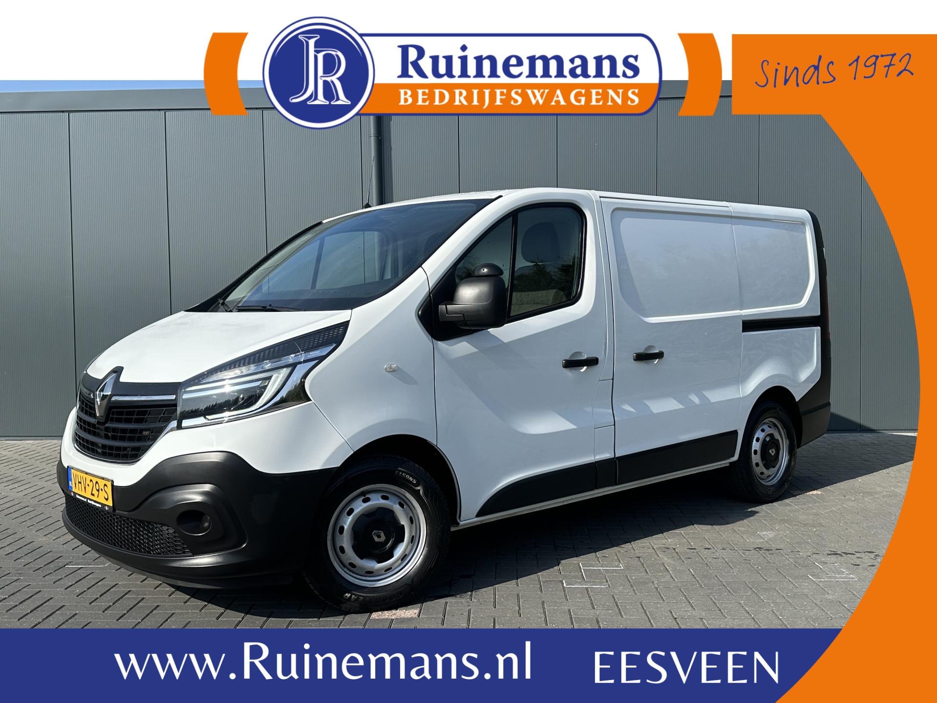 Foto 1 van Renault 2.0 dCi 120 PK / L1H1 / 1e EIG. / 2x SCHUIFDEUR / LED KOPLAMPEN / TREKHAAK / AIRCO / CRUISE
