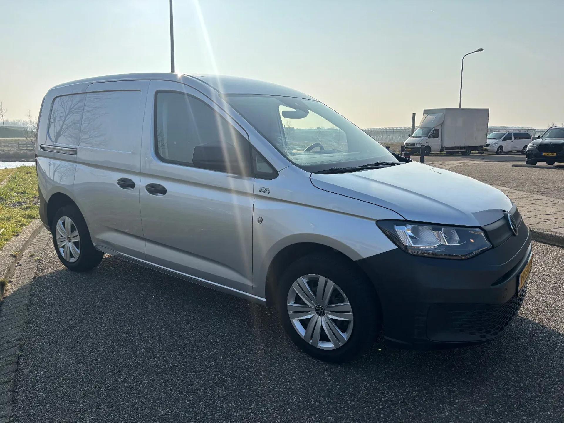 Foto 3 van Volkswagen 2.0TDI Cargo L1H1 Airco Cruisecontrol Applecarplay