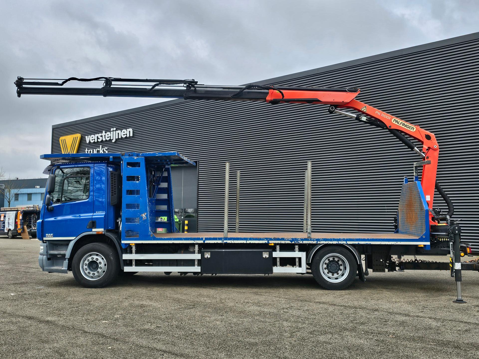 Foto 2 van DAF CF 75.310 / PALFINGER CRANE + TRAILER
