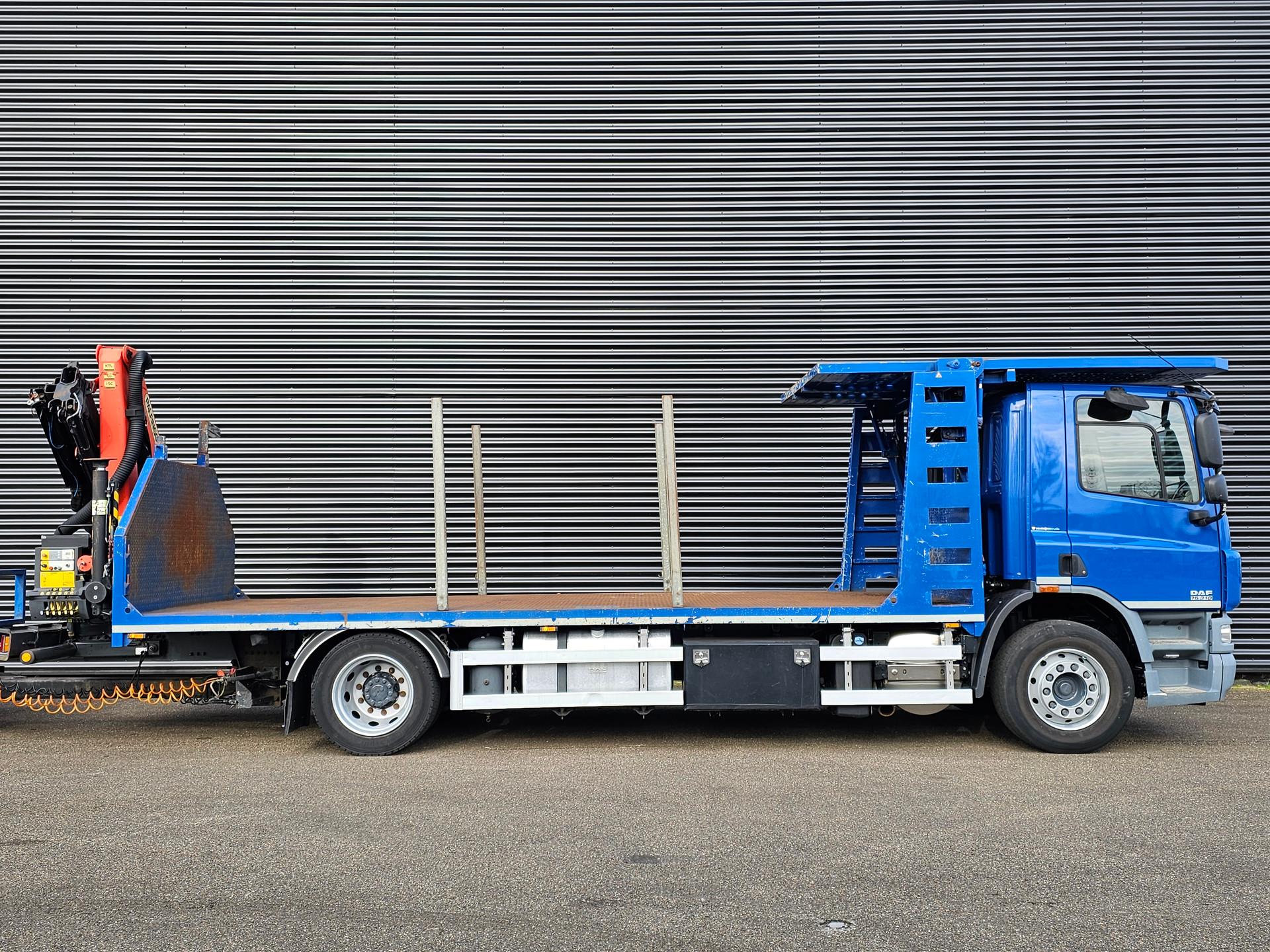 Foto 3 van DAF CF 75.310 / PALFINGER CRANE + TRAILER