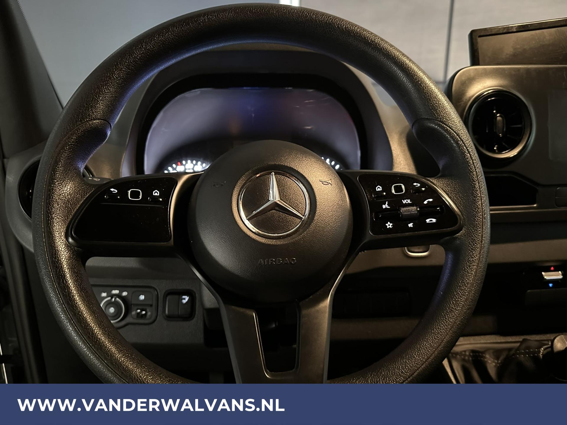 Foto 16 van Mercedes-Benz Sprinter 316 CDI 163pk Bakwagen Laadklep Euro6 21m3 KUUB / 235cm hoog Airco | Camera | Apple Carplay