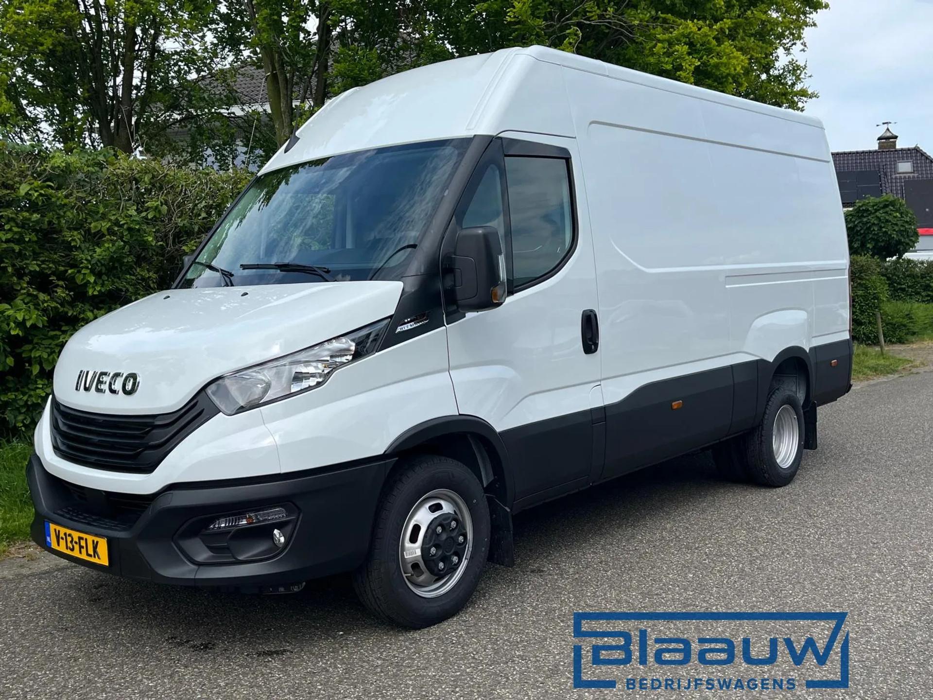 Foto 1 van Iveco Daily 35C18 3.0 Hi-Matic NIEUW! Dubbellucht 3500KG Trekhaak