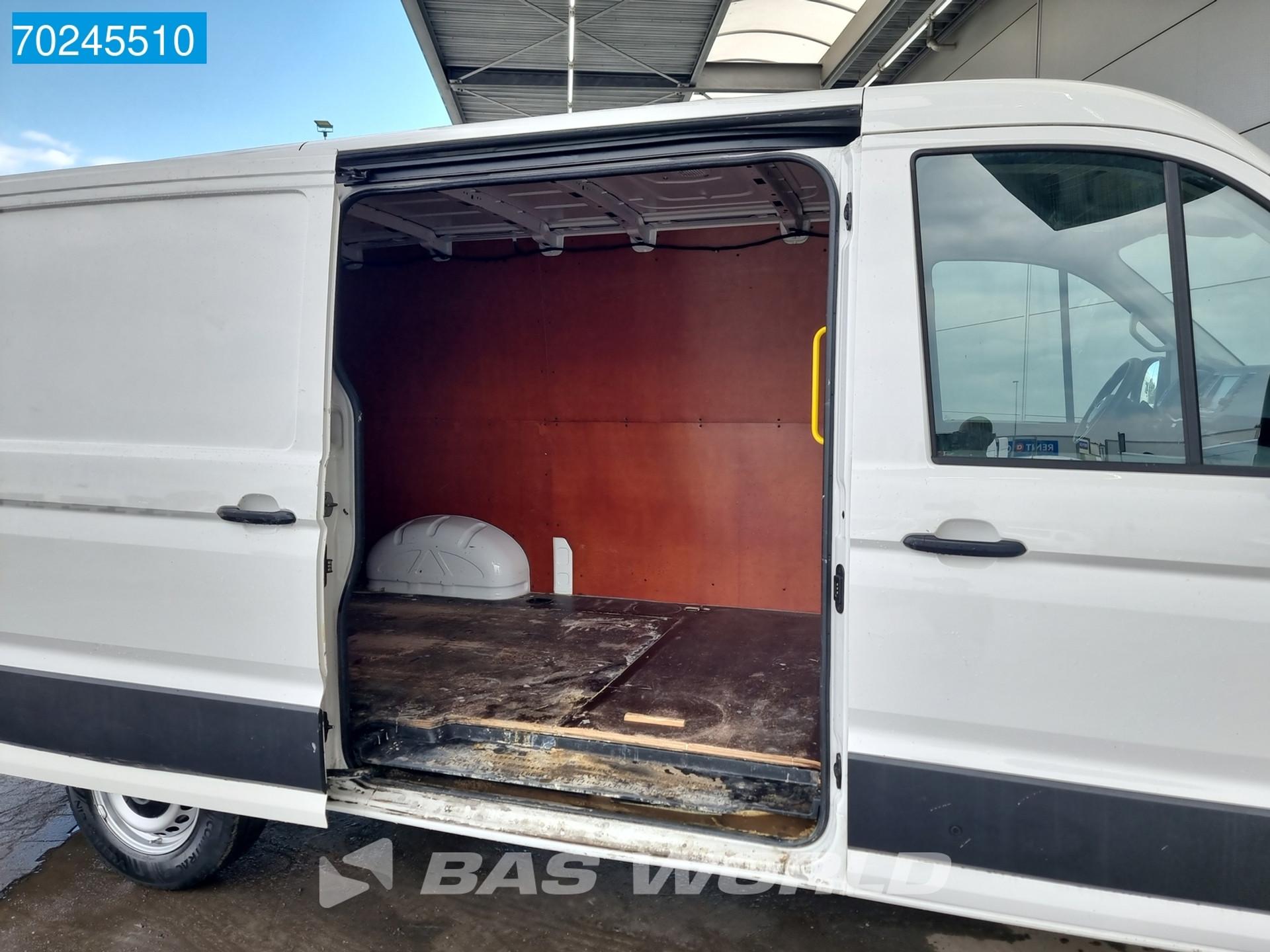 Foto 6 van Volkswagen Crafter 177pk Automaat L3H2 Airco Cruise Camera Navi PDC L2H1 10m3 Airco Cruise control