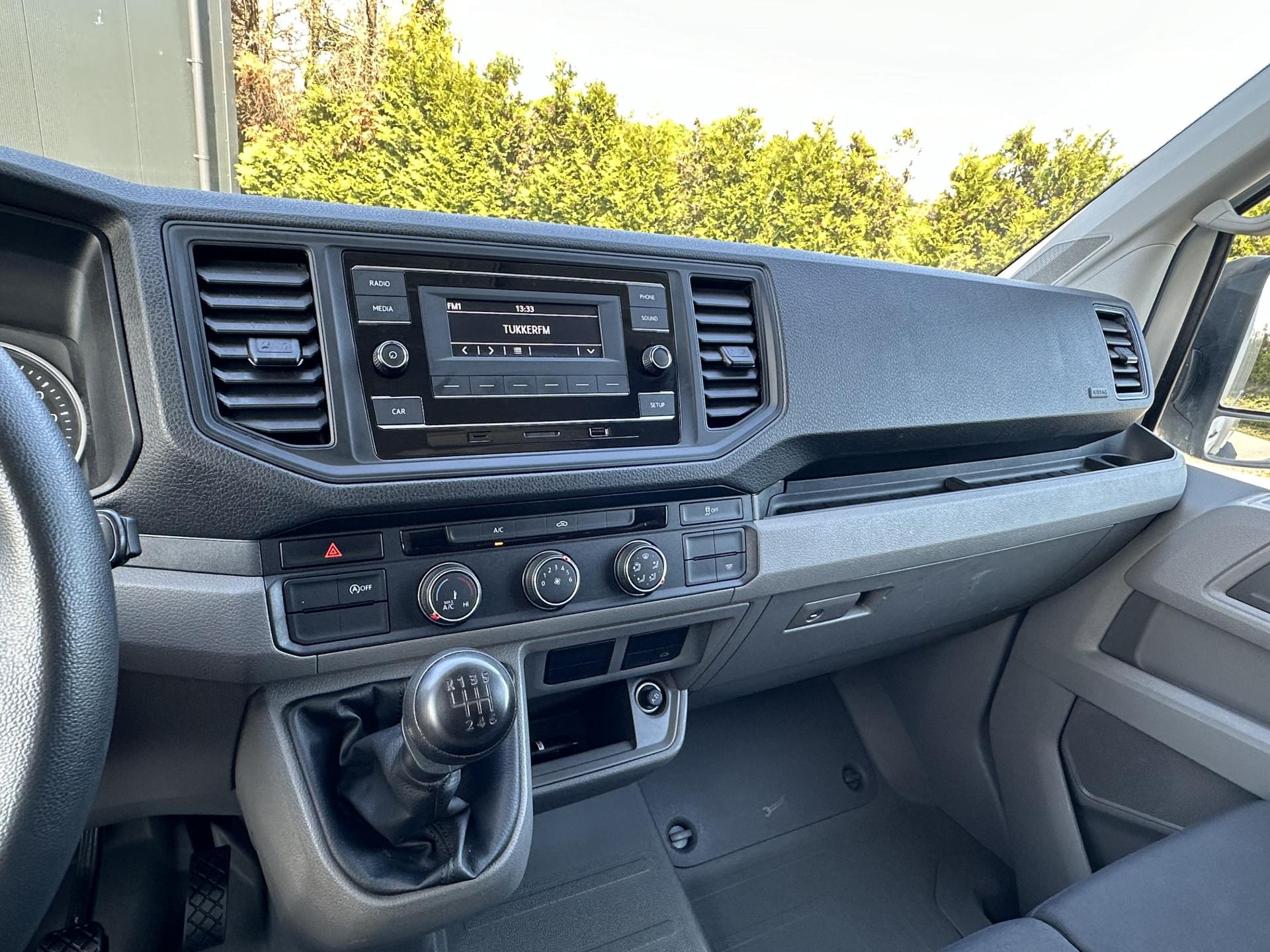 Foto 11 van Volkswagen 2.0 TDI 123 PK / RWD / HYDR. LAADKLEP / BAKWAGEN / AIRCO / CRUISE / MEUBELBAK