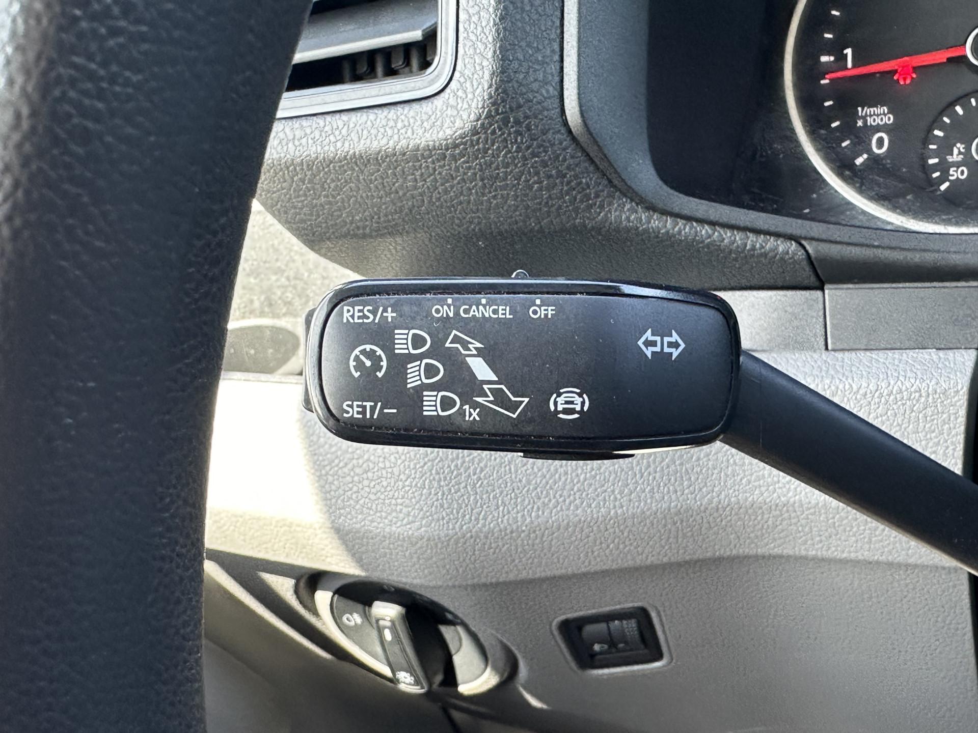 Foto 14 van Volkswagen 2.0 TDI 123 PK / RWD / HYDR. LAADKLEP / BAKWAGEN / AIRCO / CRUISE / MEUBELBAK