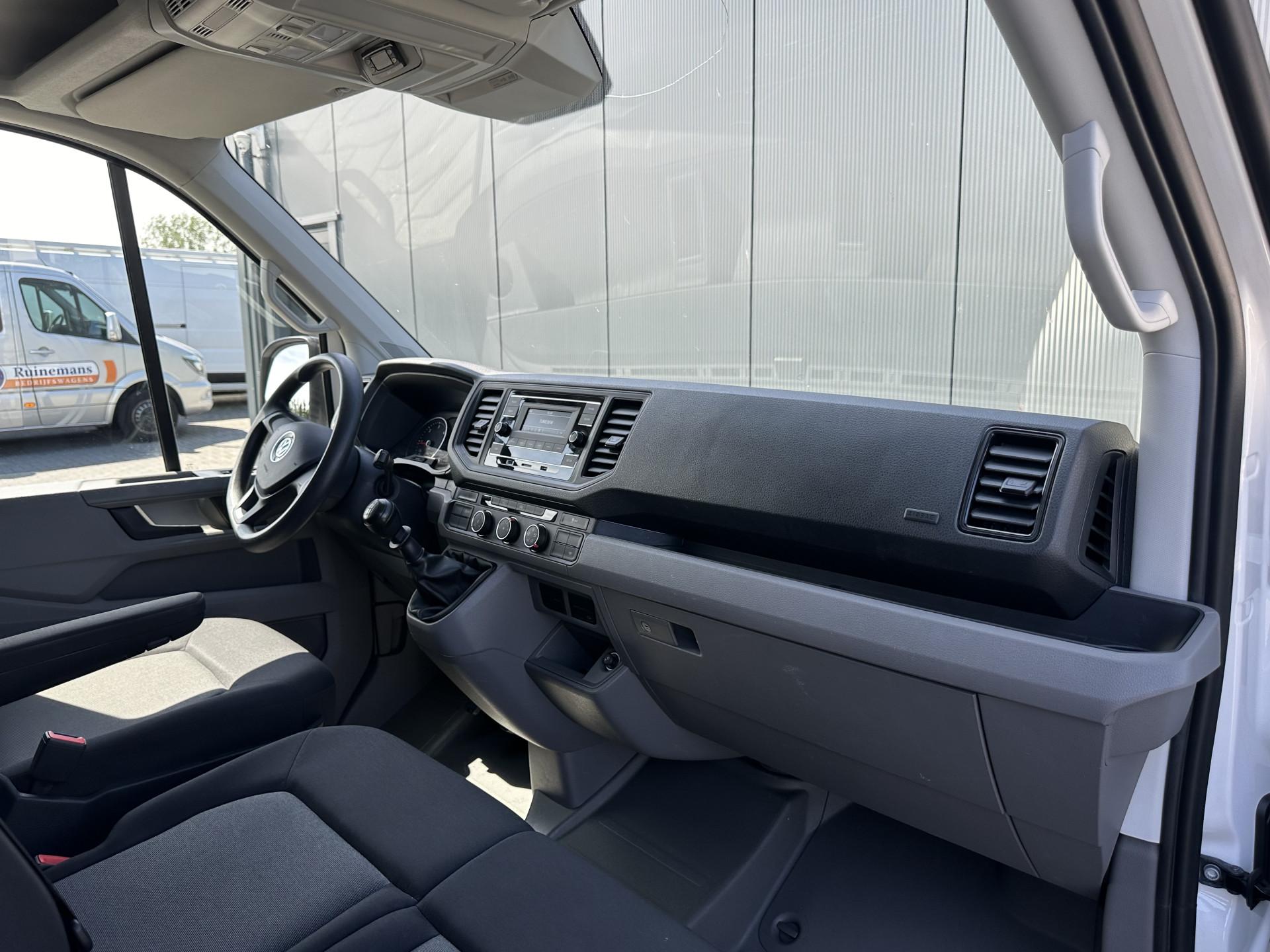 Foto 16 van Volkswagen 2.0 TDI 123 PK / RWD / HYDR. LAADKLEP / BAKWAGEN / AIRCO / CRUISE / MEUBELBAK