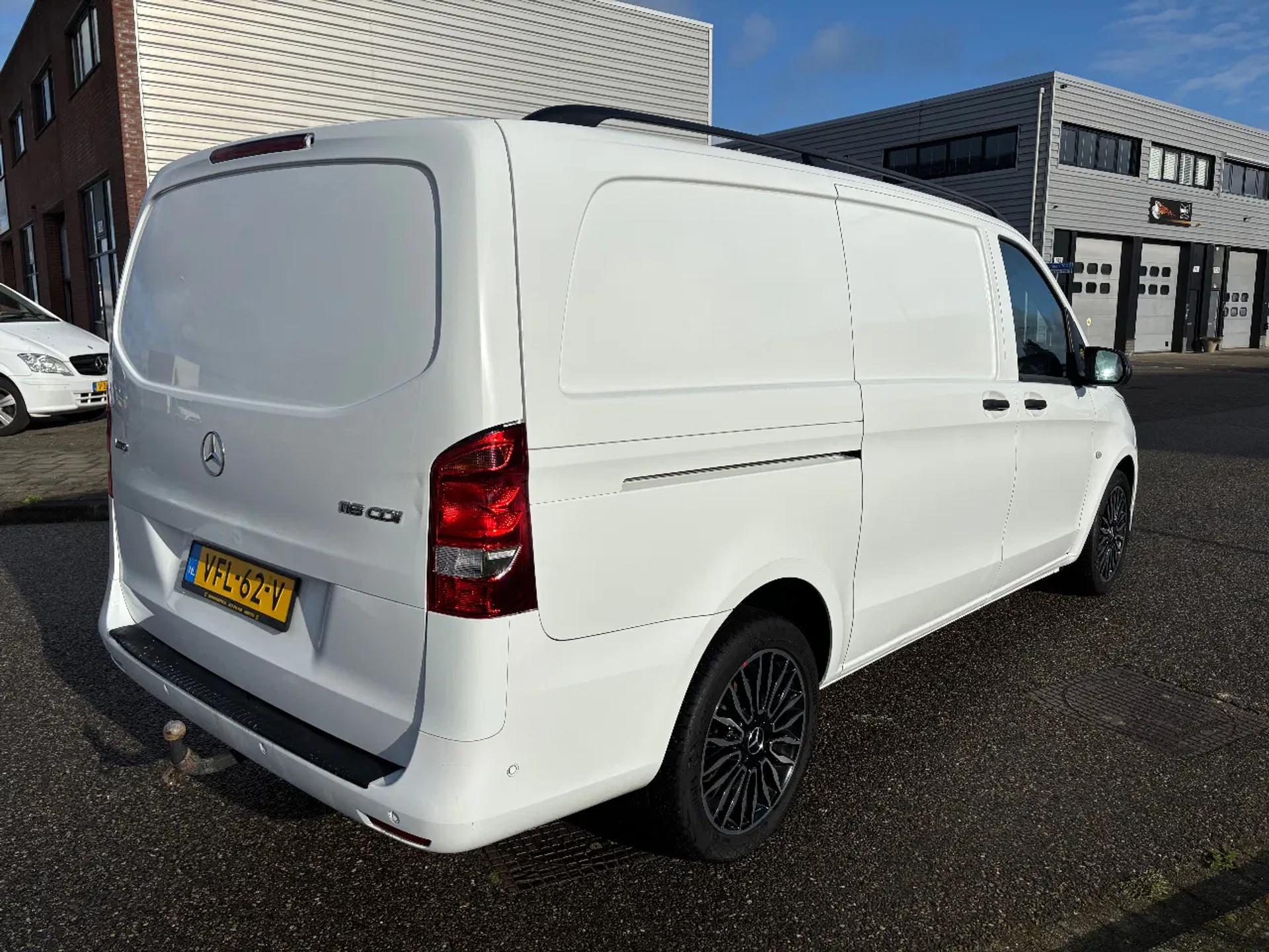 Foto 4 van Mercedes-Benz 116CDI L2H1 Automaat Airco Navi Cruisecontrol Trekhaak