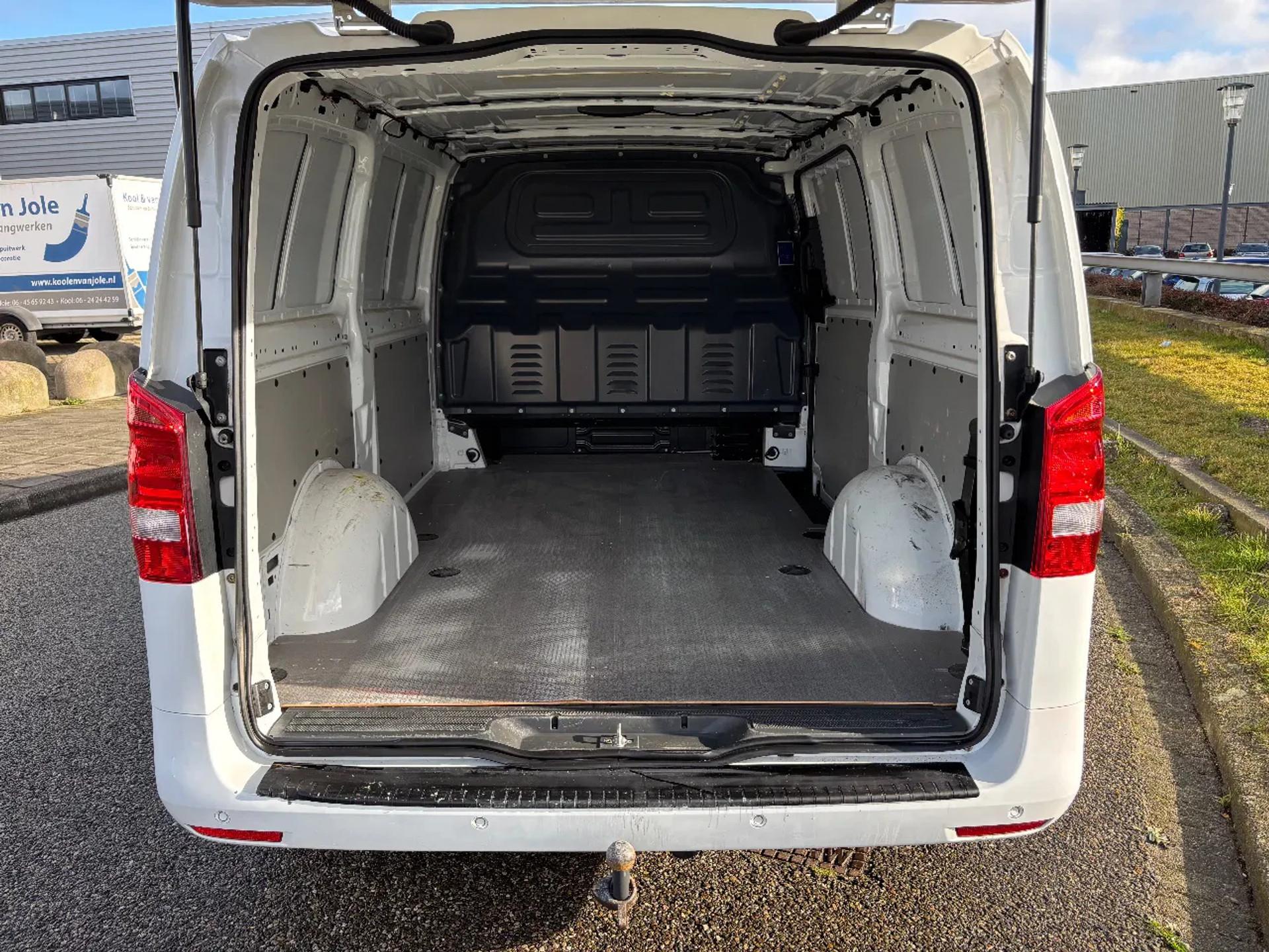Foto 6 van Mercedes-Benz 116CDI L2H1 Automaat Airco Navi Cruisecontrol Trekhaak