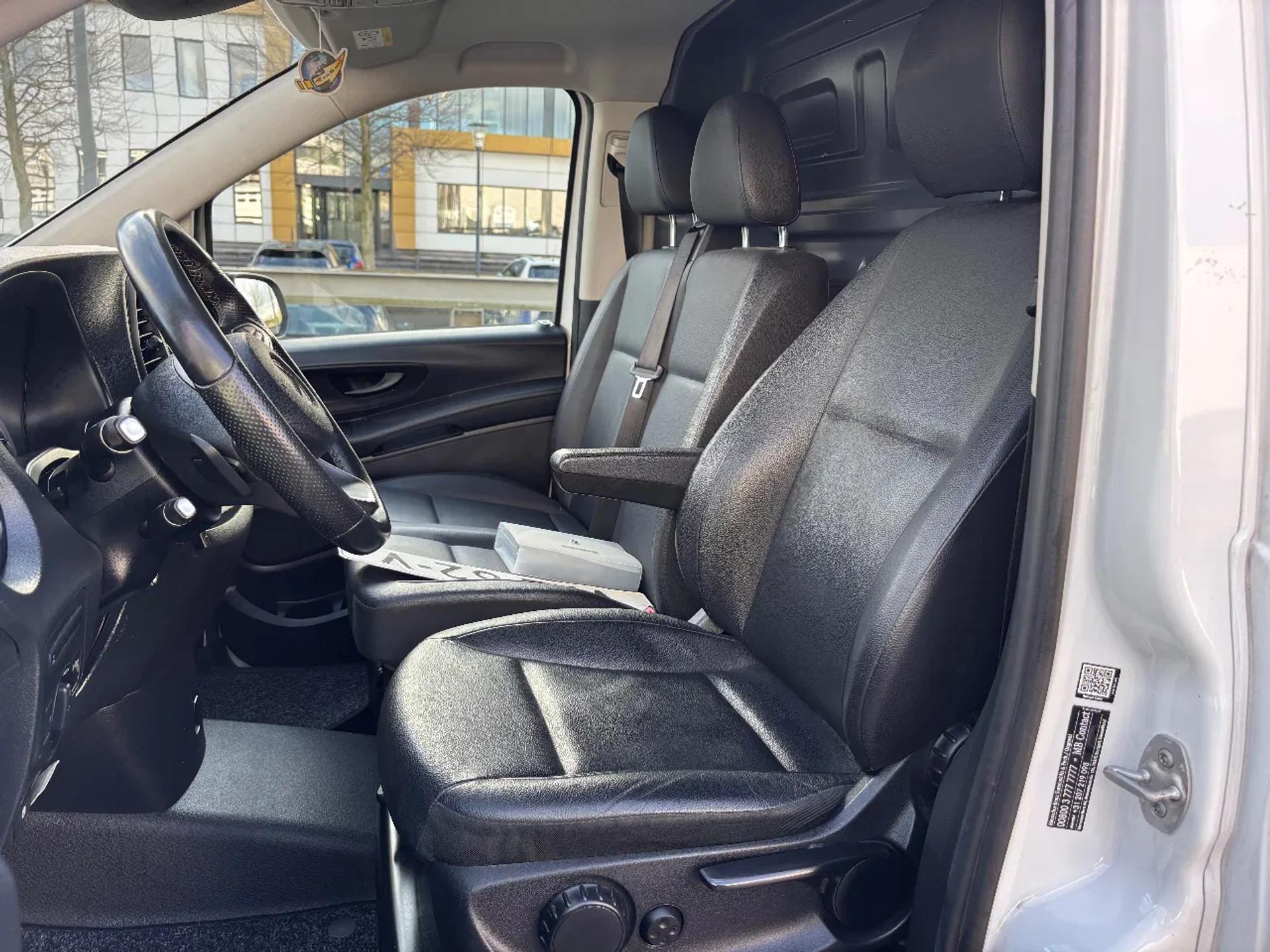 Foto 8 van Mercedes-Benz 116CDI L2H1 Automaat Airco Navi Cruisecontrol Trekhaak