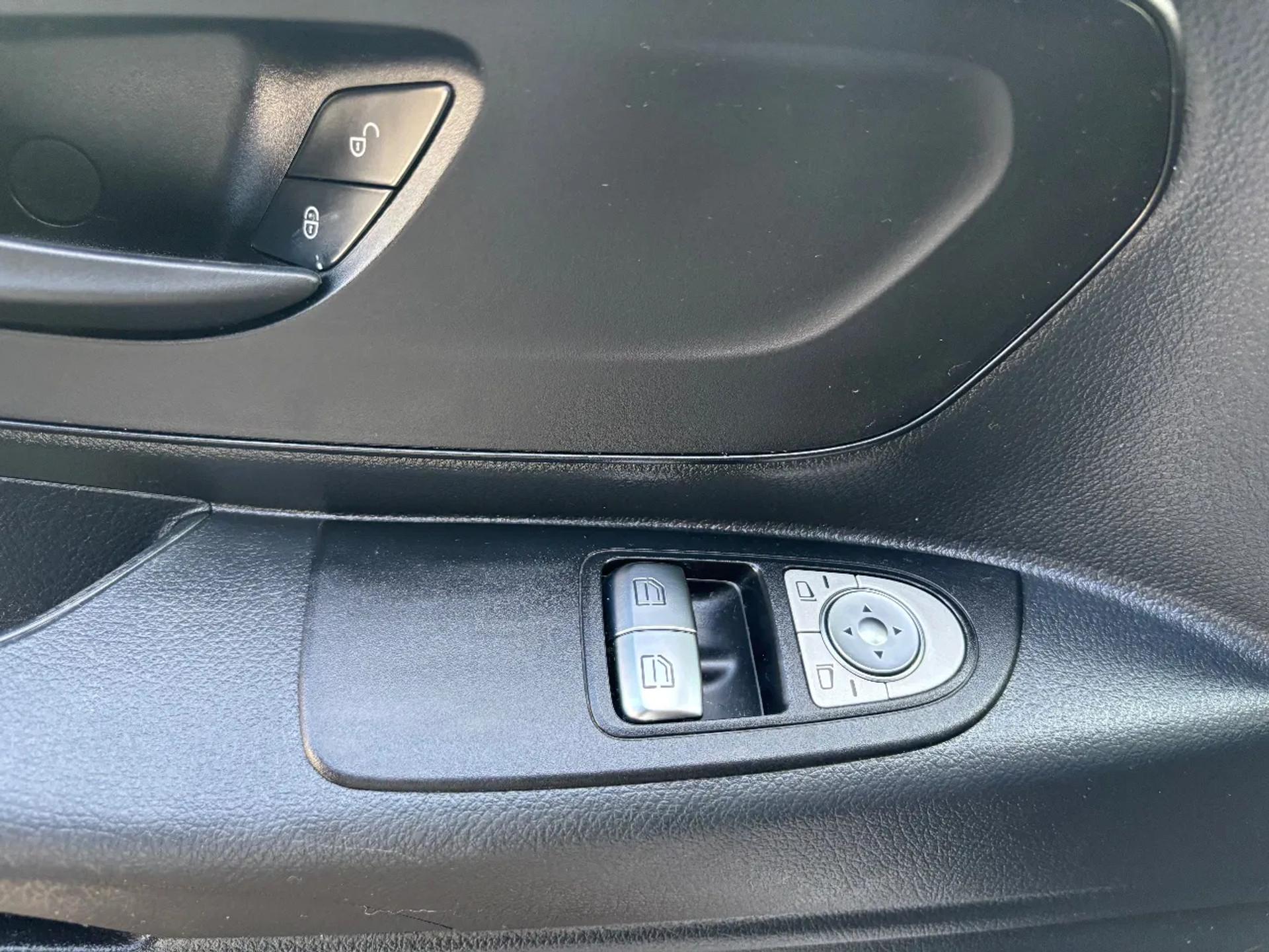 Foto 9 van Mercedes-Benz 116CDI L2H1 Automaat Airco Navi Cruisecontrol Trekhaak