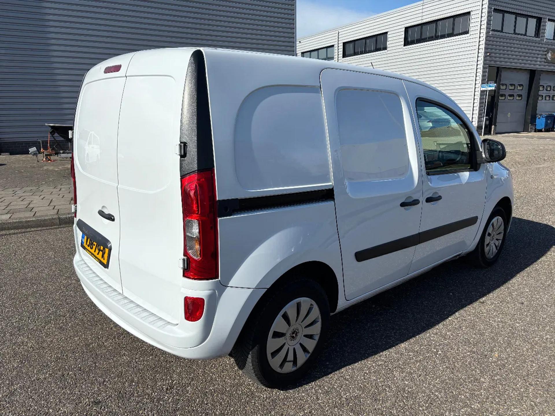 Foto 4 van Mercedes-Benz 108CDI L1H1 Airco EURO 6