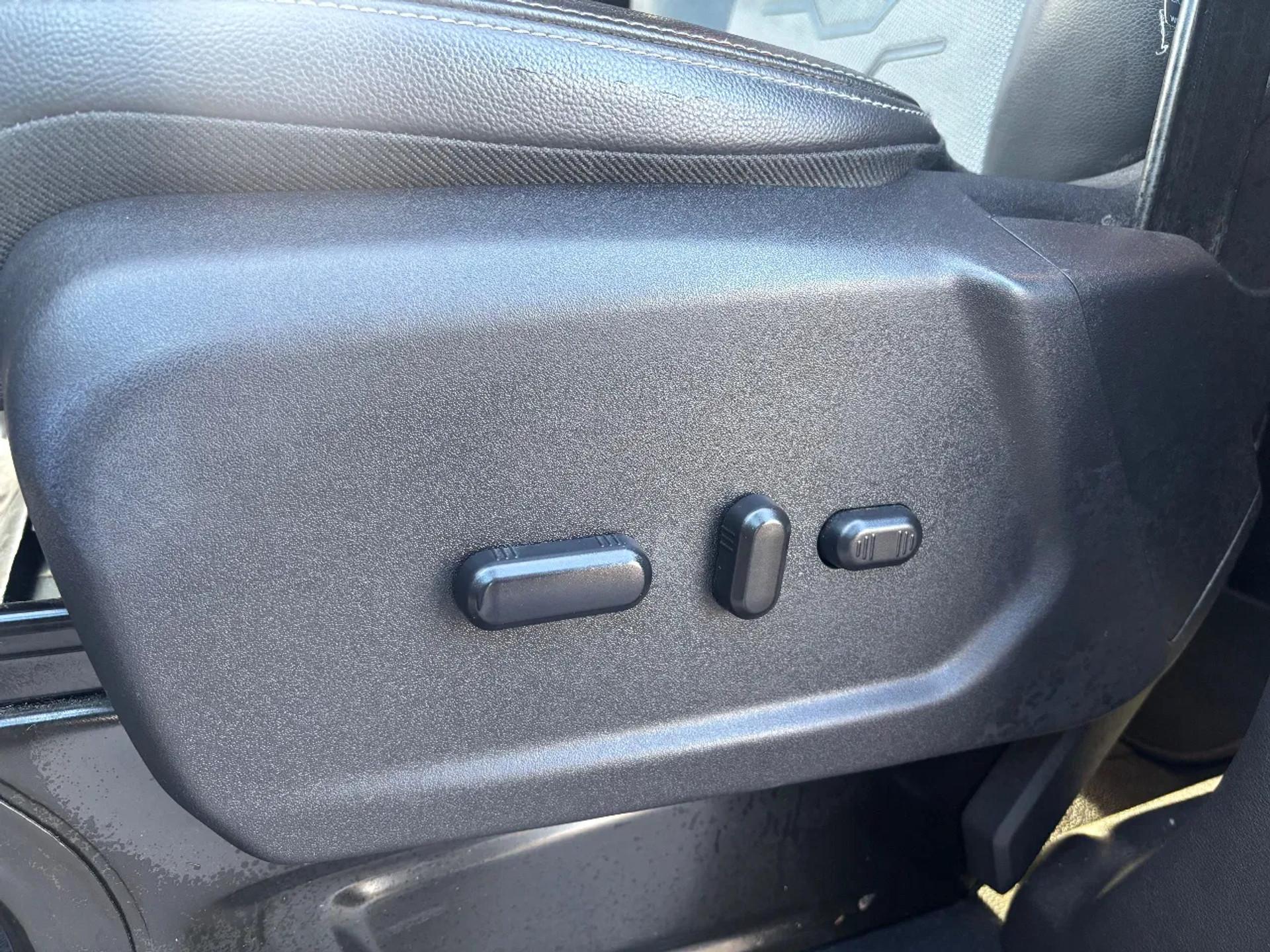 Foto 12 van Ford 2.0TDCI L1H1 170PK Dubbelcabine Airco Navi Cruisecontrol Trekhaak EURO 6