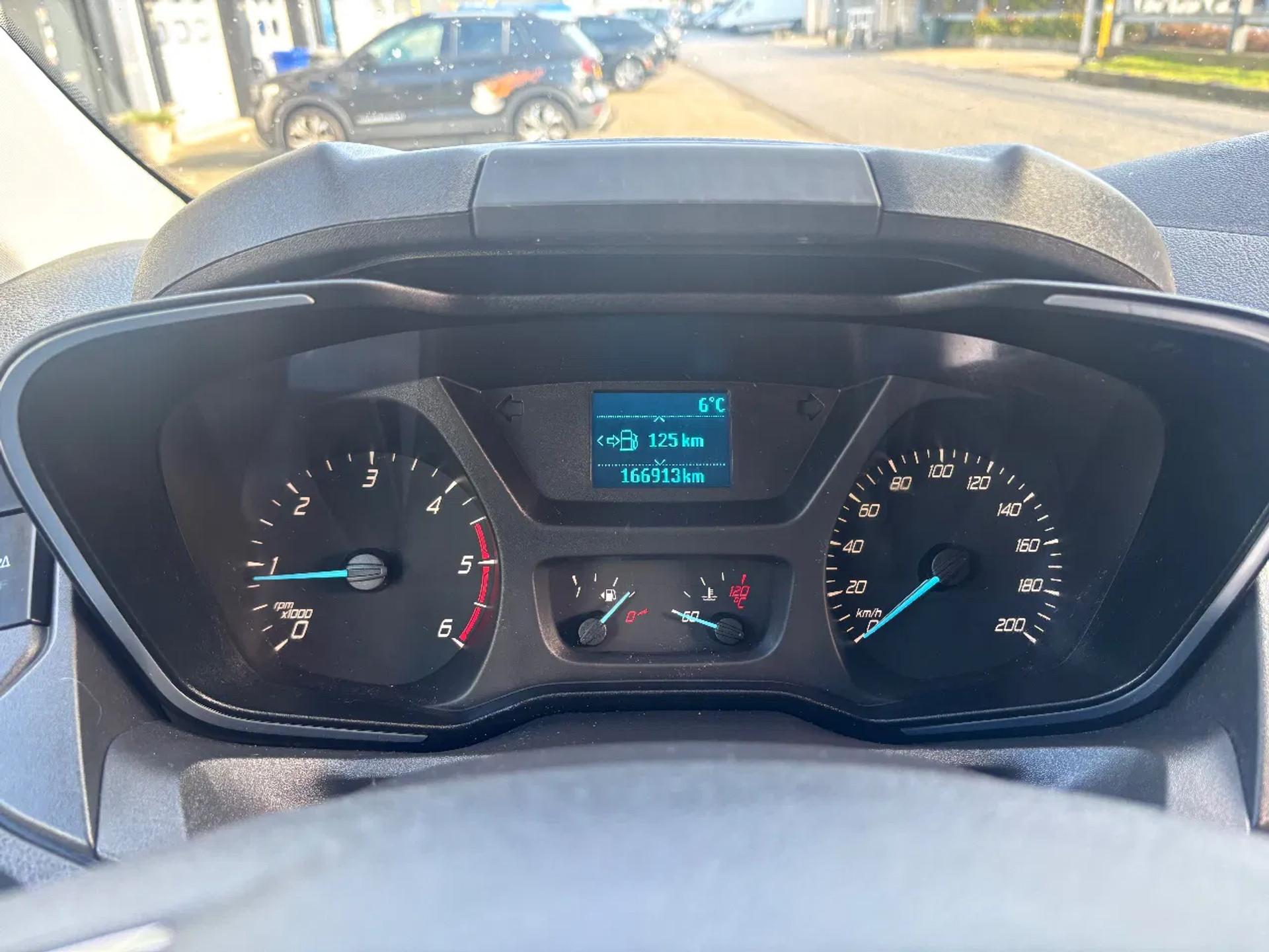 Foto 15 van Ford 2.0TDCI L1H1 170PK Dubbelcabine Airco Navi Cruisecontrol Trekhaak EURO 6