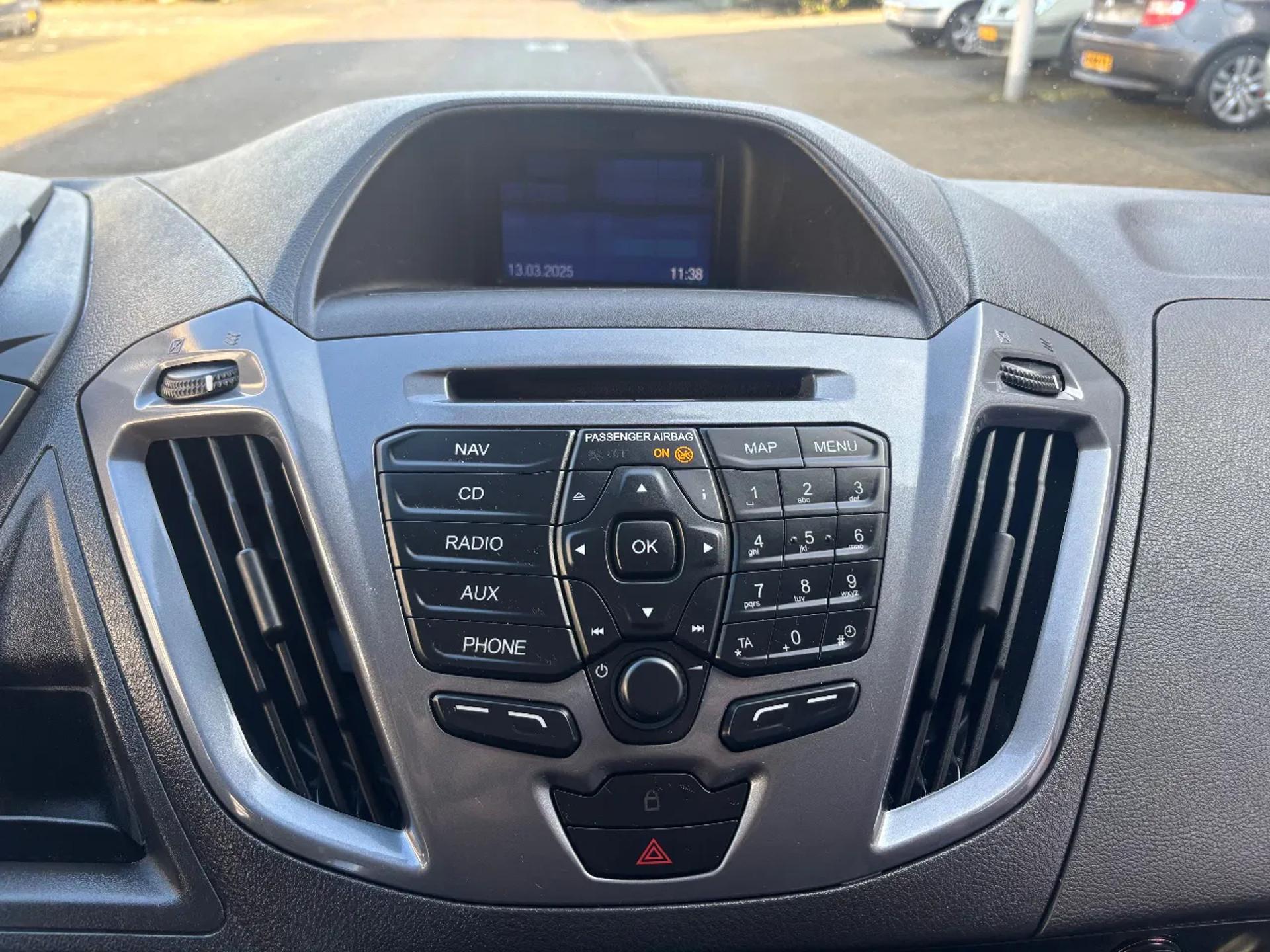 Foto 19 van Ford 2.0TDCI L1H1 170PK Dubbelcabine Airco Navi Cruisecontrol Trekhaak EURO 6
