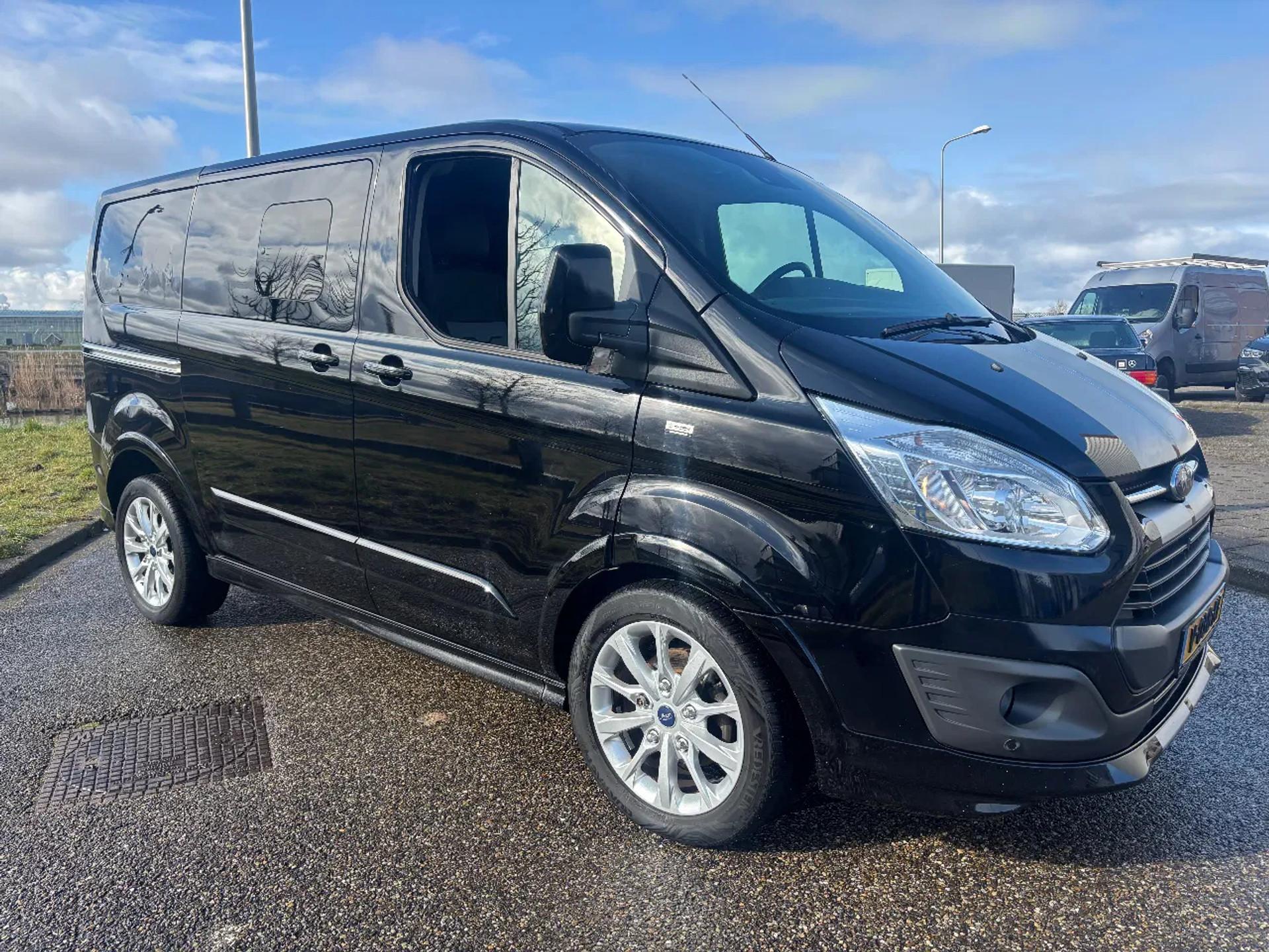 Foto 3 van Ford 2.0TDCI L1H1 170PK Dubbelcabine Airco Navi Cruisecontrol Trekhaak EURO 6