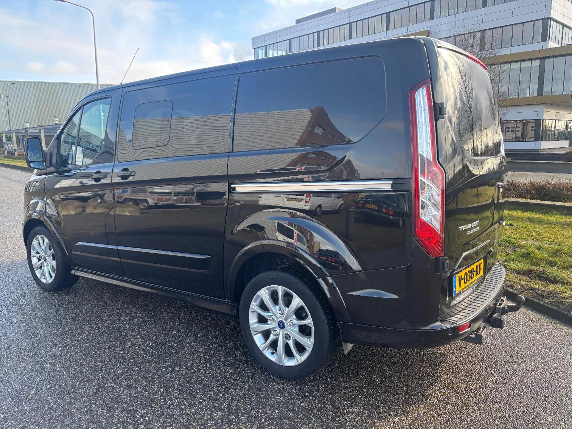 Foto 5 van Ford 2.0TDCI L1H1 170PK Dubbelcabine Airco Navi Cruisecontrol Trekhaak EURO 6