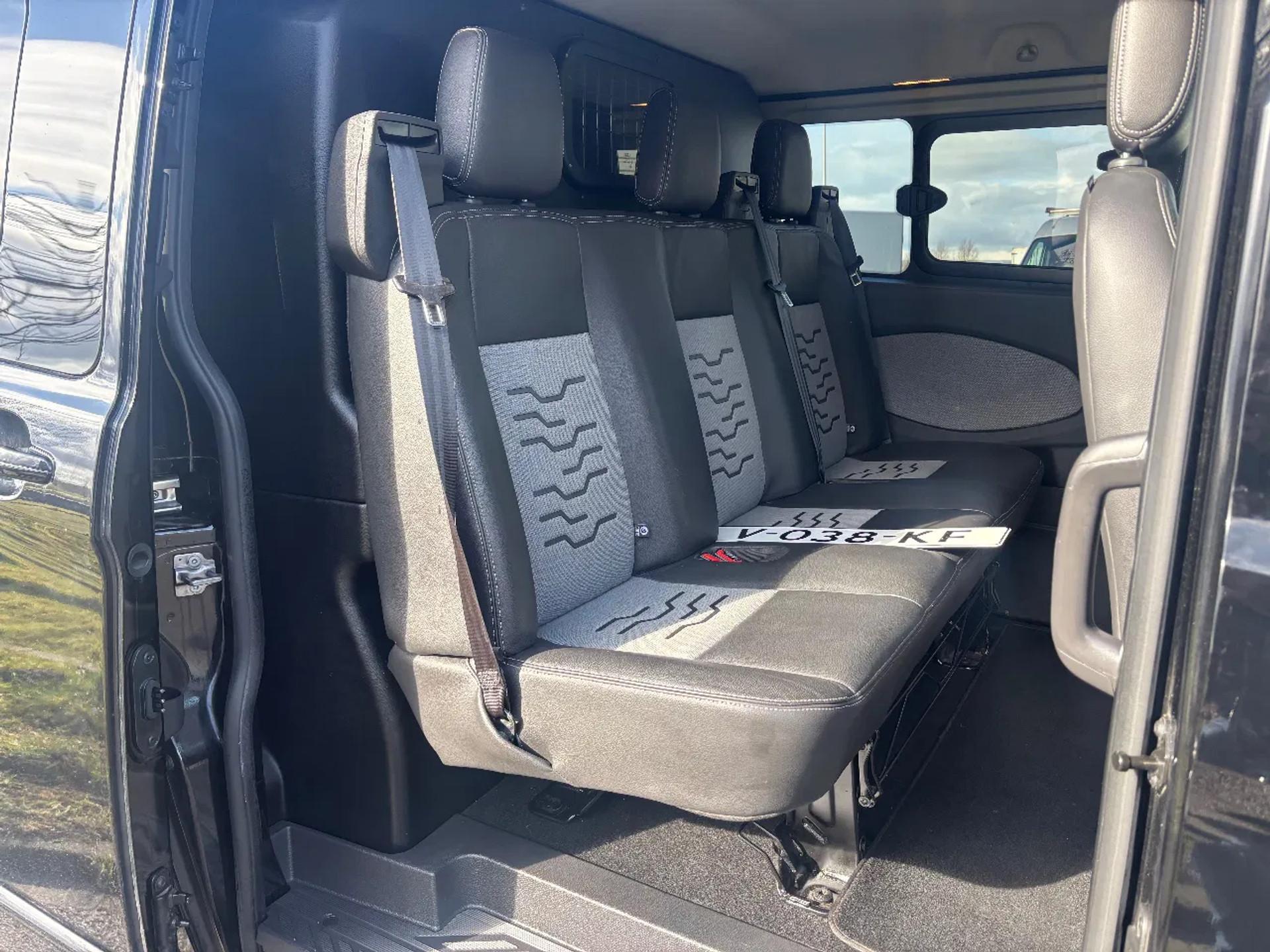 Foto 8 van Ford 2.0TDCI L1H1 170PK Dubbelcabine Airco Navi Cruisecontrol Trekhaak EURO 6