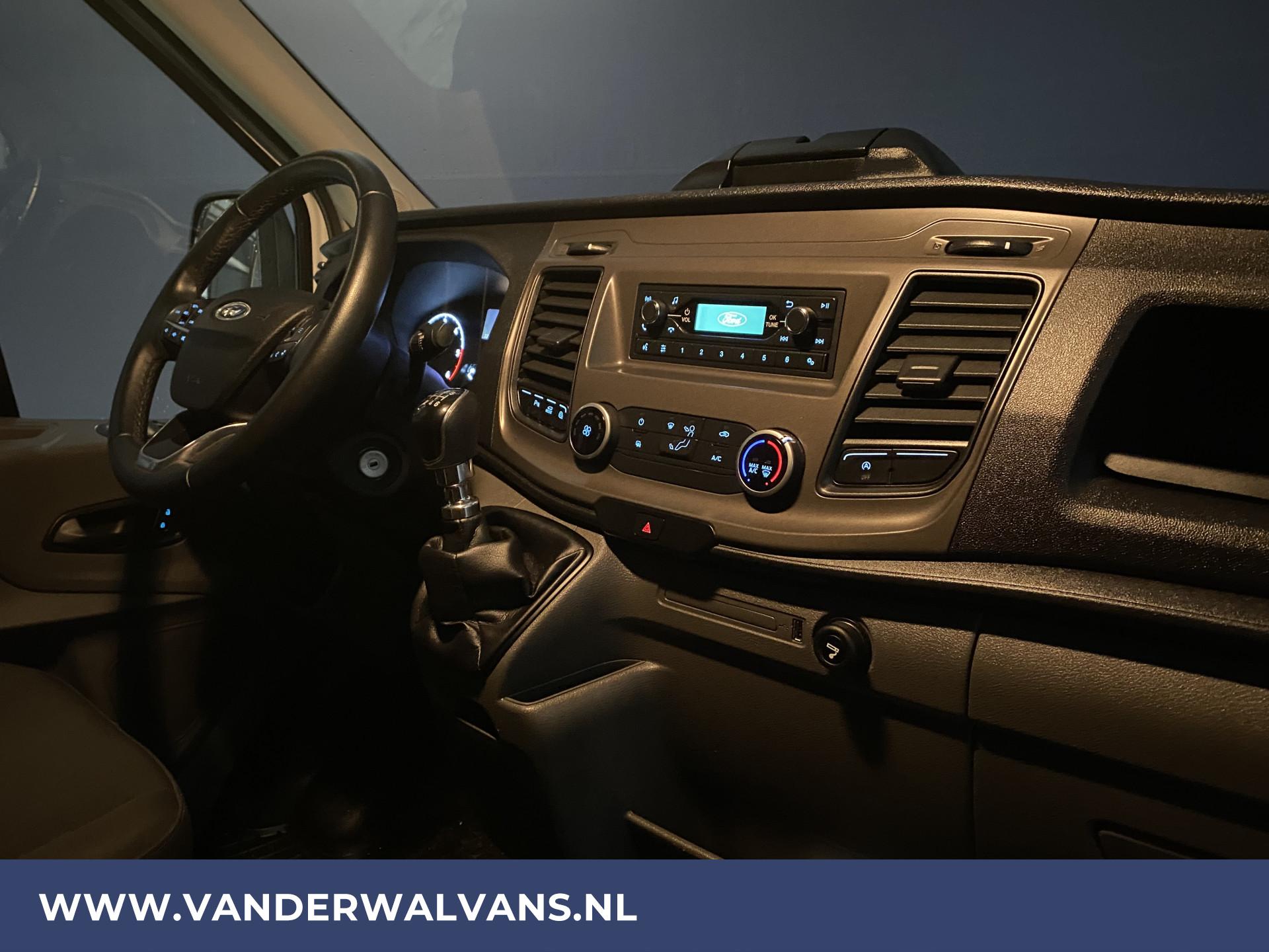 Foto 12 van Ford 2.0TDCI 130pk L2H2 Euro6 Airco | Cruise | 3-zits