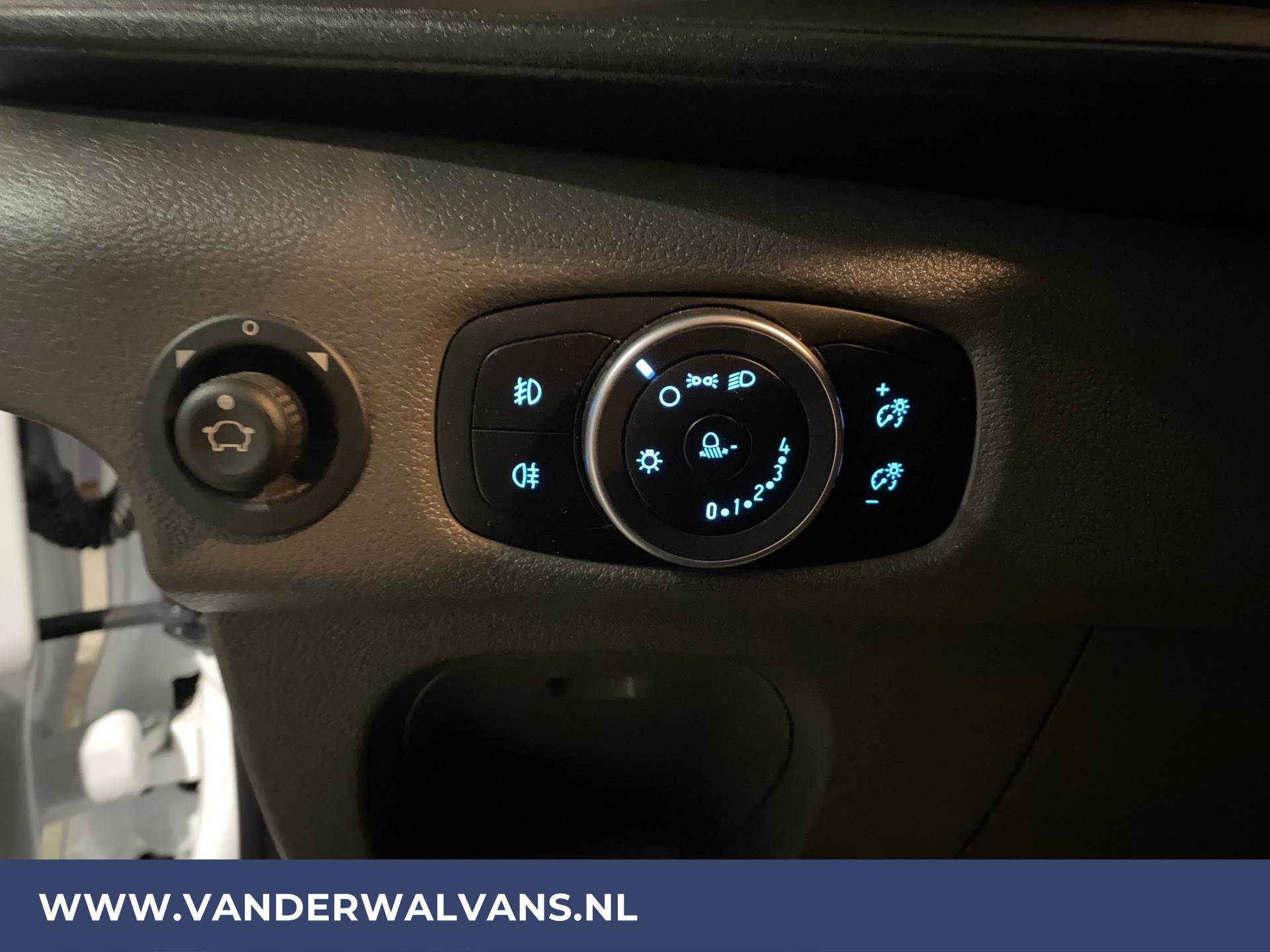 Foto 14 van Ford 2.0TDCI 130pk L2H2 Euro6 Airco | Cruise | 3-zits