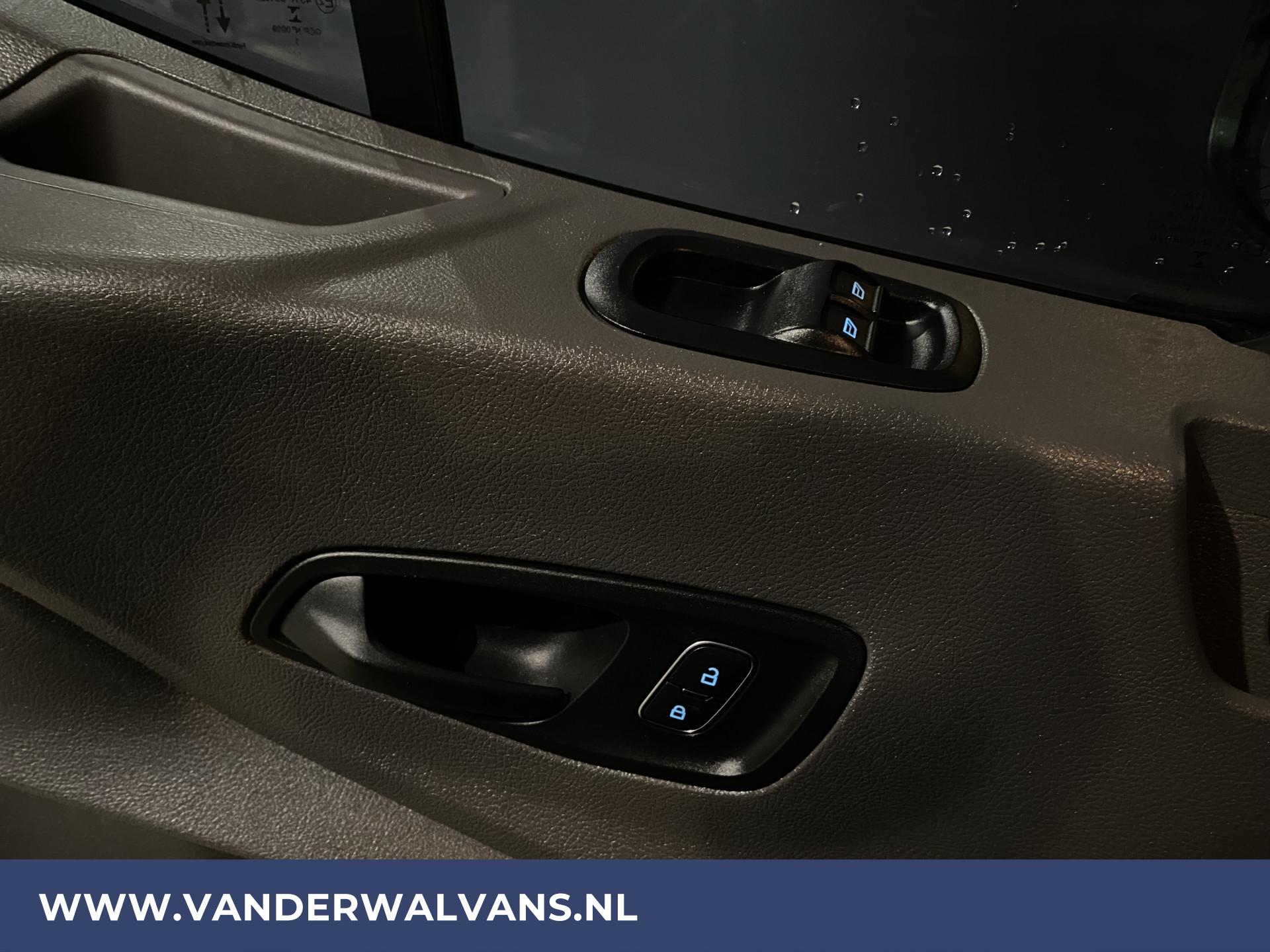 Foto 17 van Ford 2.0TDCI 130pk L2H2 Euro6 Airco | Cruise | 3-zits