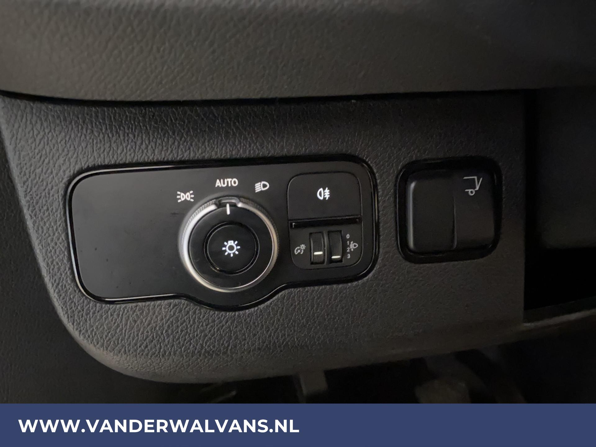 Foto 18 van Mercedes-Benz 314CDI Bakwagen + Laadklep | 980kg laadvermogen Euro6 Airco | Camera | MBUX