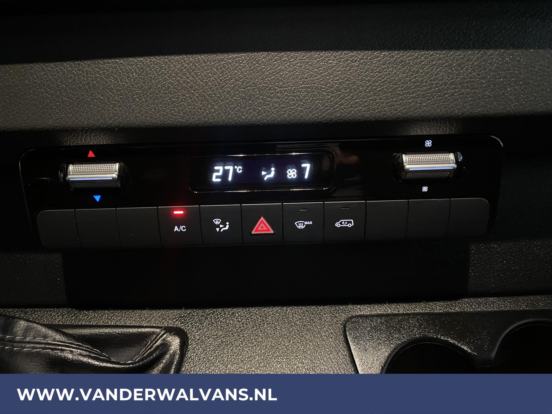 Foto 5 van Mercedes-Benz 314CDI Bakwagen + Laadklep | 980kg laadvermogen Euro6 Airco | Camera | MBUX
