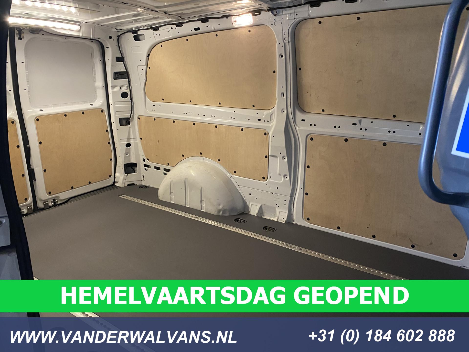 Foto 11 van Mercedes-Benz 116CDI 164pk Automaat L3H1 XL Euro6 Airco | Camera | Apple carplay