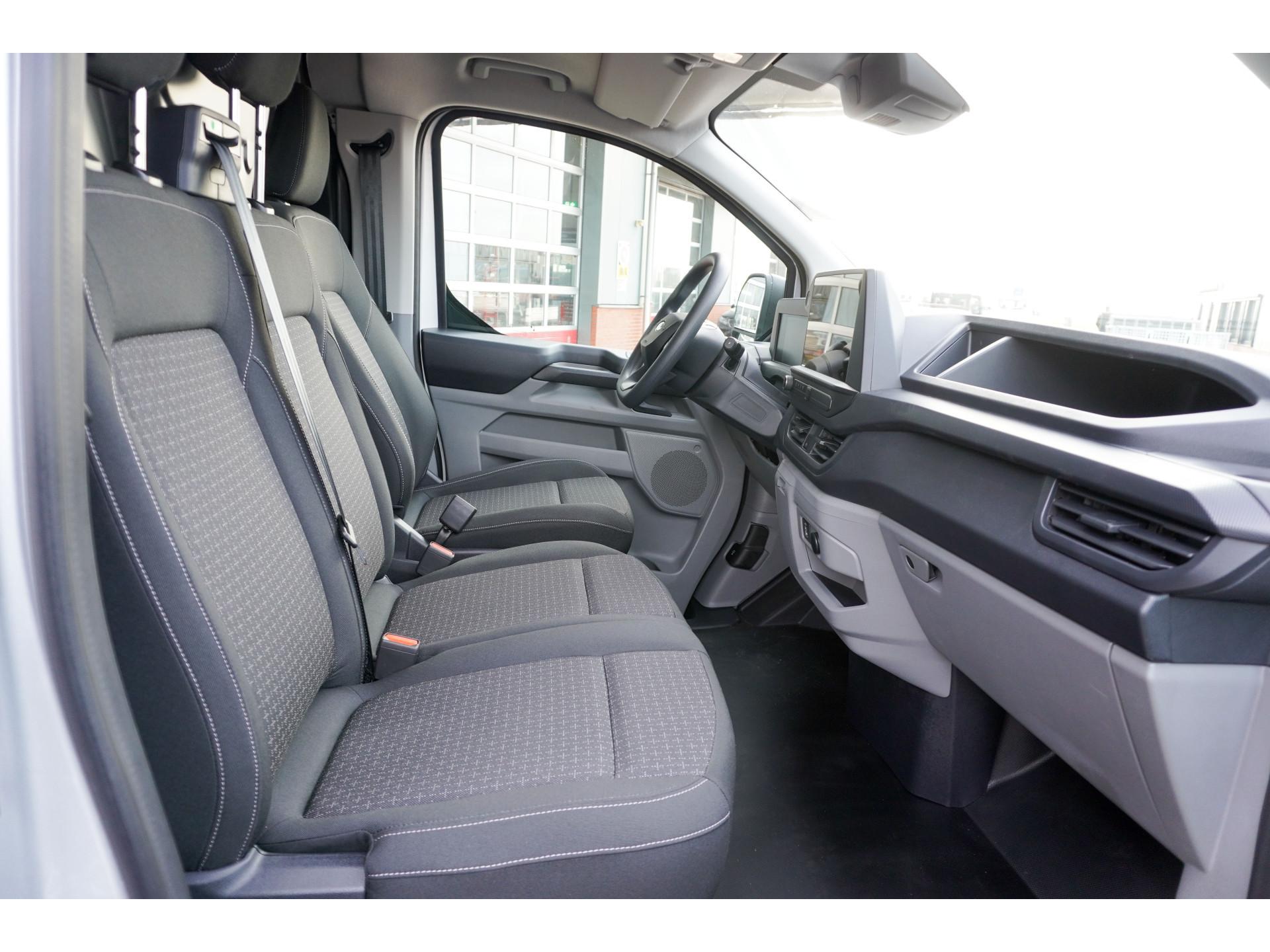 Foto 14 van Ford Transit Custom 320L 2.0 TDCI 170PK L2H1 Trend Automaat Schuifdeur L / R