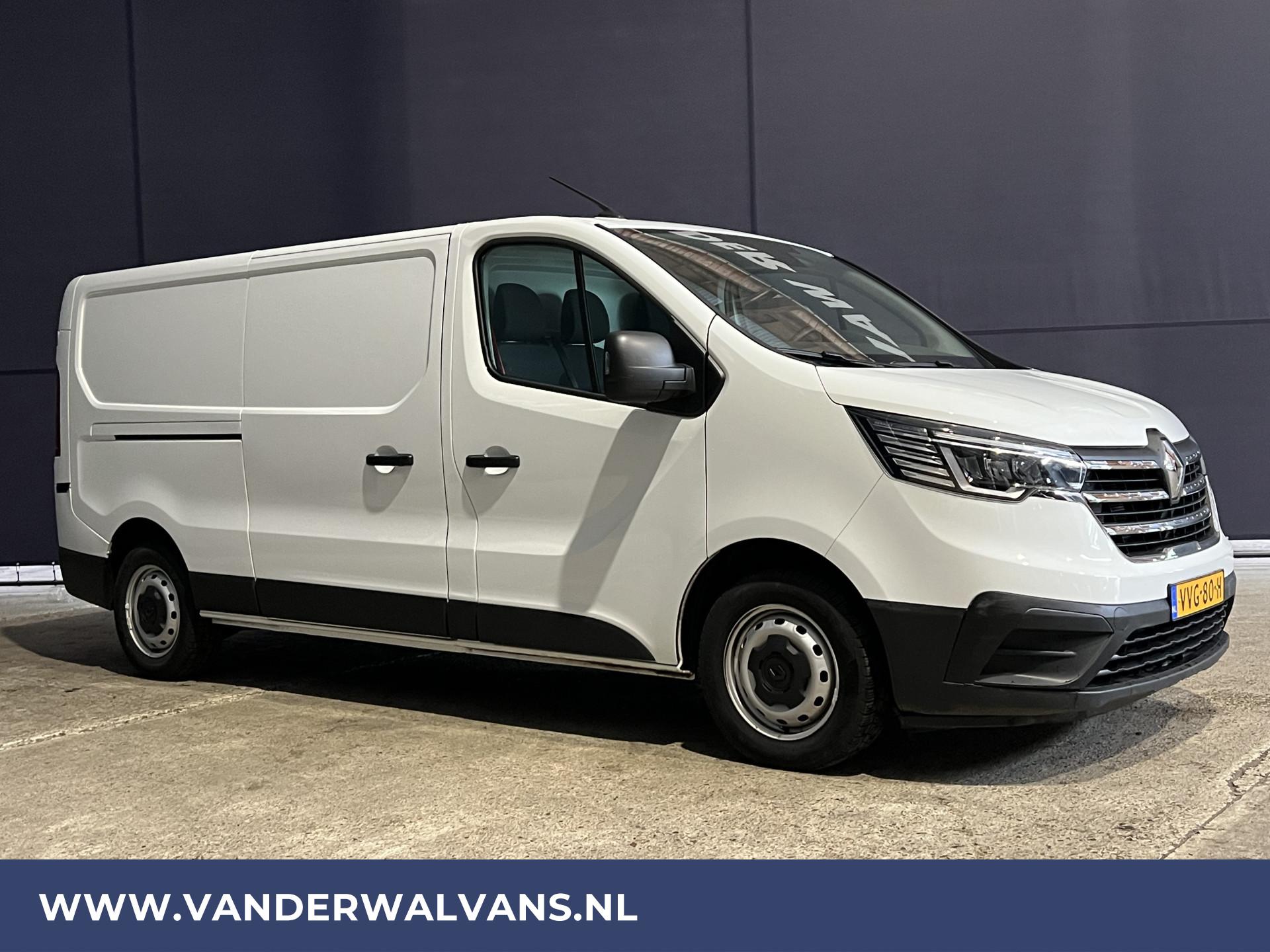 Foto 12 van Renault Trafic 2.0 dCi 130pk L2H1 Euro6 Airco | 2500kg Trekhaak | Cruisecontrol | LED