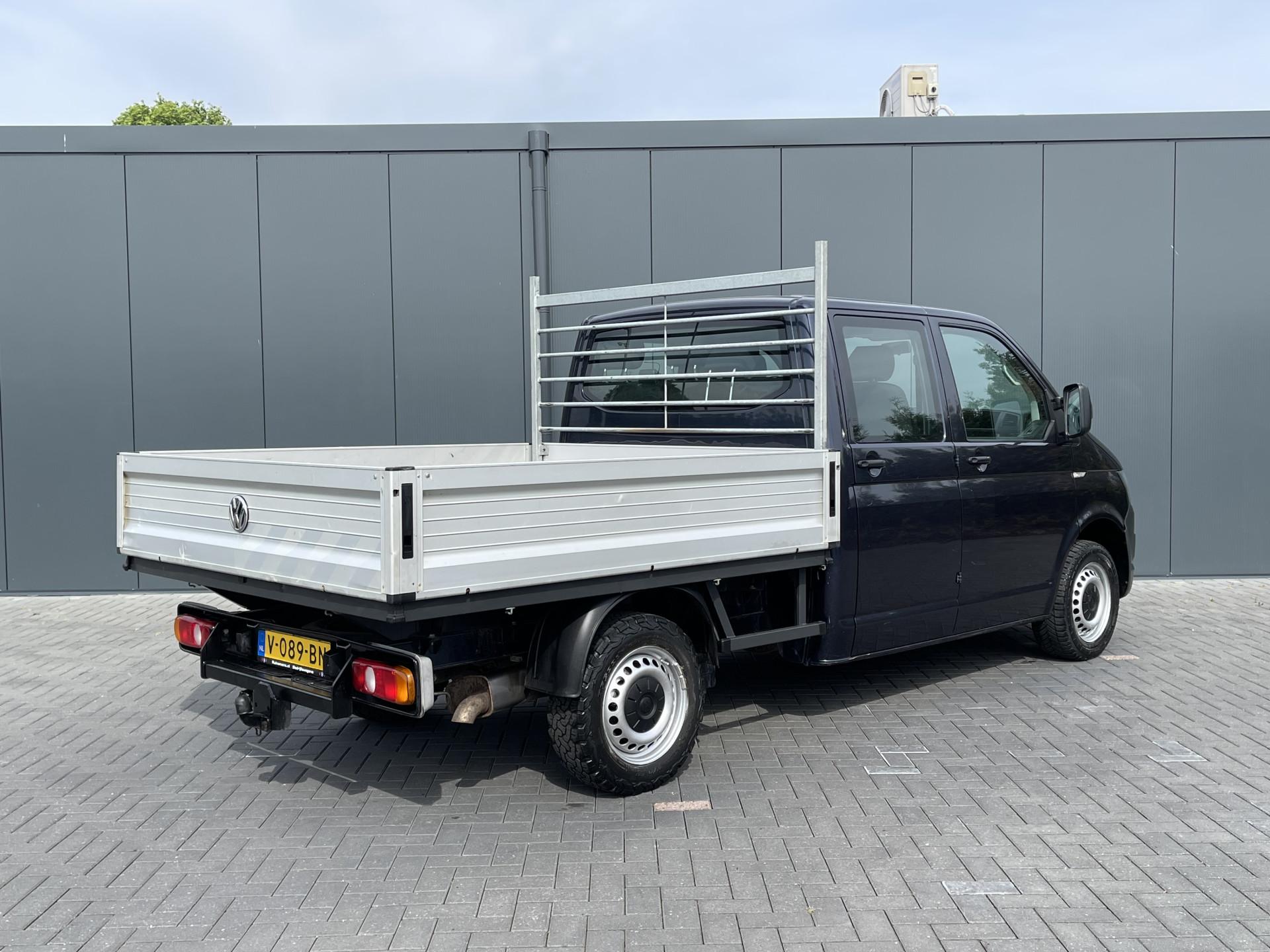 Foto 2 van Volkswagen Transporter 2.0 TDI 150 PK EURO 6 / 4X4 / DUBBELE CABINE / PICK UP / 4MOTION / TREKHAAK / DUBBEL CABINE