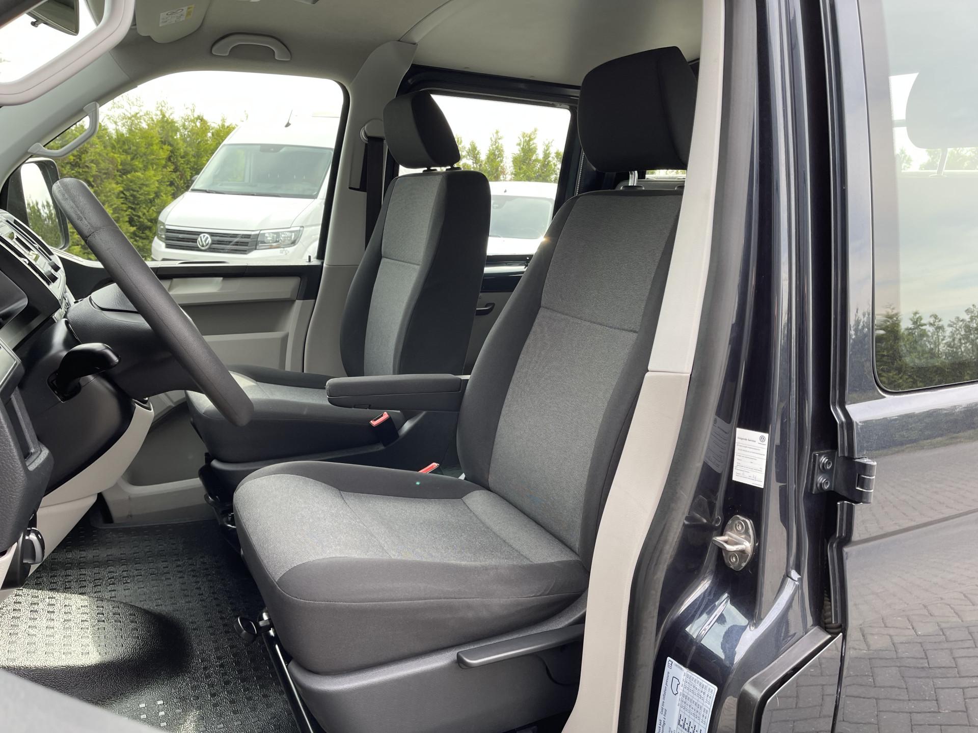 Foto 5 van Volkswagen Transporter 2.0 TDI 150 PK EURO 6 / 4X4 / DUBBELE CABINE / PICK UP / 4MOTION / TREKHAAK / DUBBEL CABINE