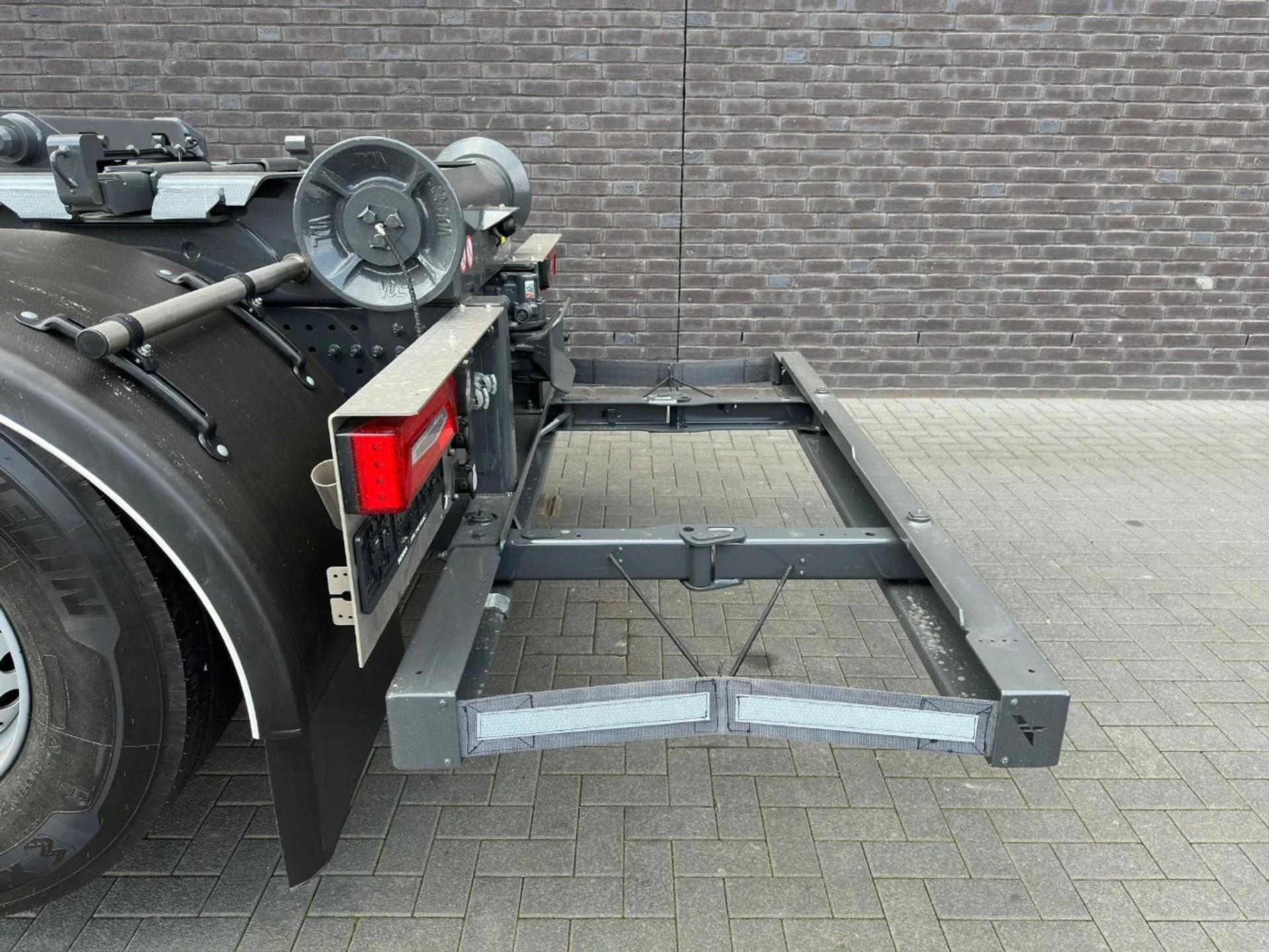 Foto 12 van Scania G 560 NGS XT 8X2/6 TRIPLE + VDL S-30-6400 HAAKARMSYSTEEM/ABROLLKIPPER/HOOKLIFT/NIEUW/NEW