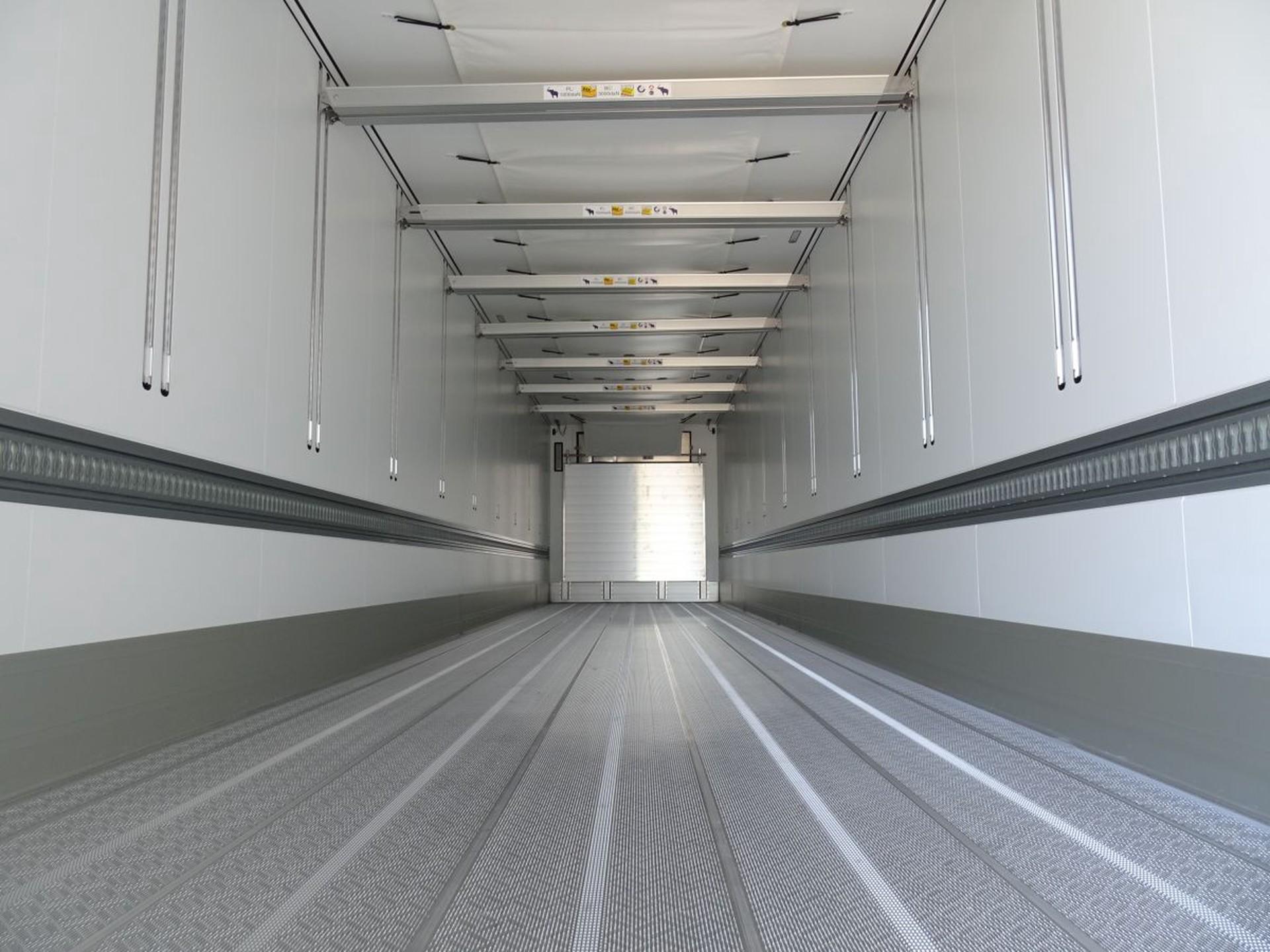Foto 8 van Schmitz Cargobull SKO 24/L THERMOKING SLXI 300 / DOPPEL STOCK