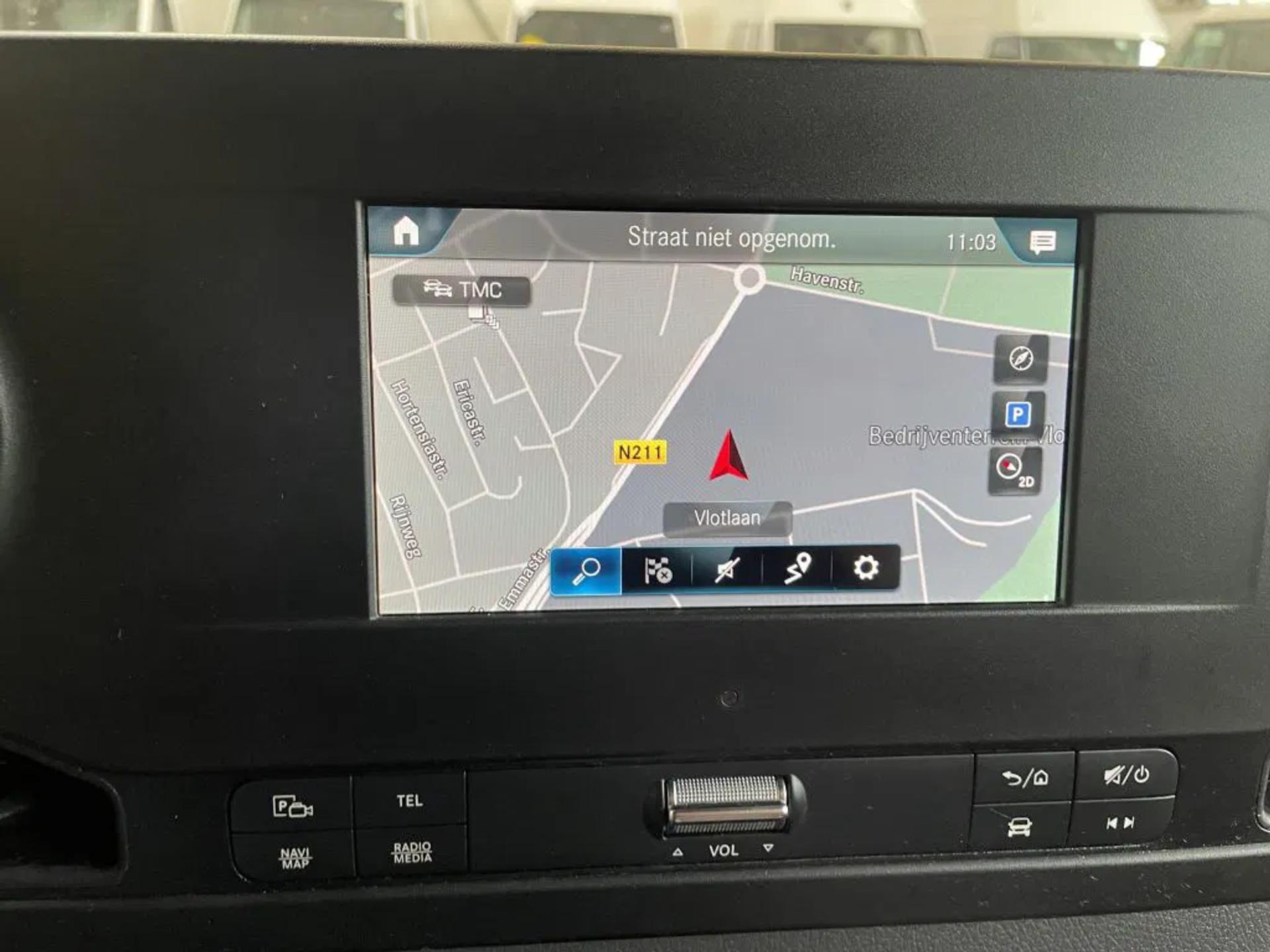 Foto 16 van Mercedes-Benz 319CDI 6 cil L3H2 Airco Navi Cruisecontrol 270 Graden Deuren