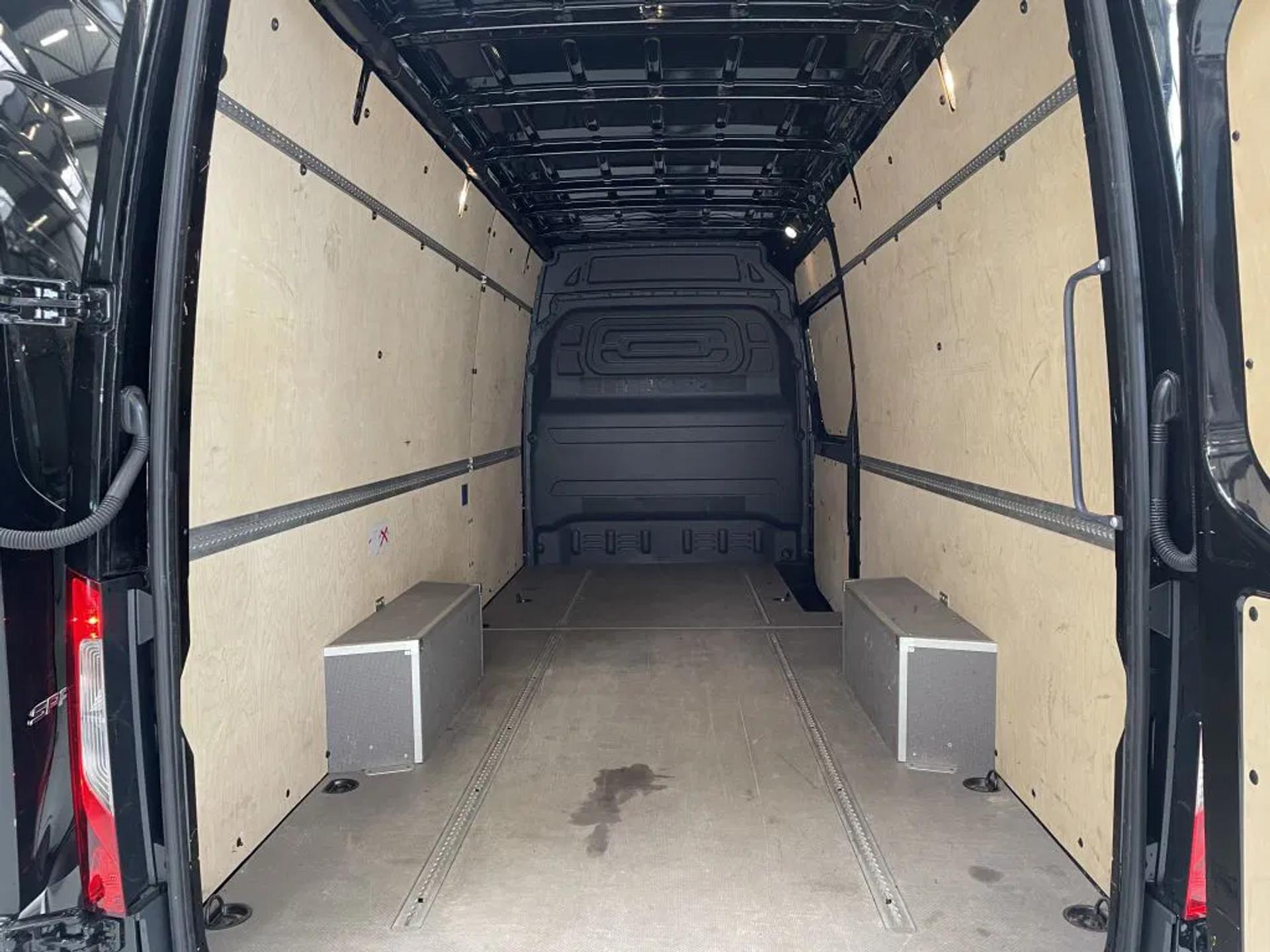 Foto 6 van Mercedes-Benz 319CDI 6 cil L3H2 Airco Navi Cruisecontrol 270 Graden Deuren
