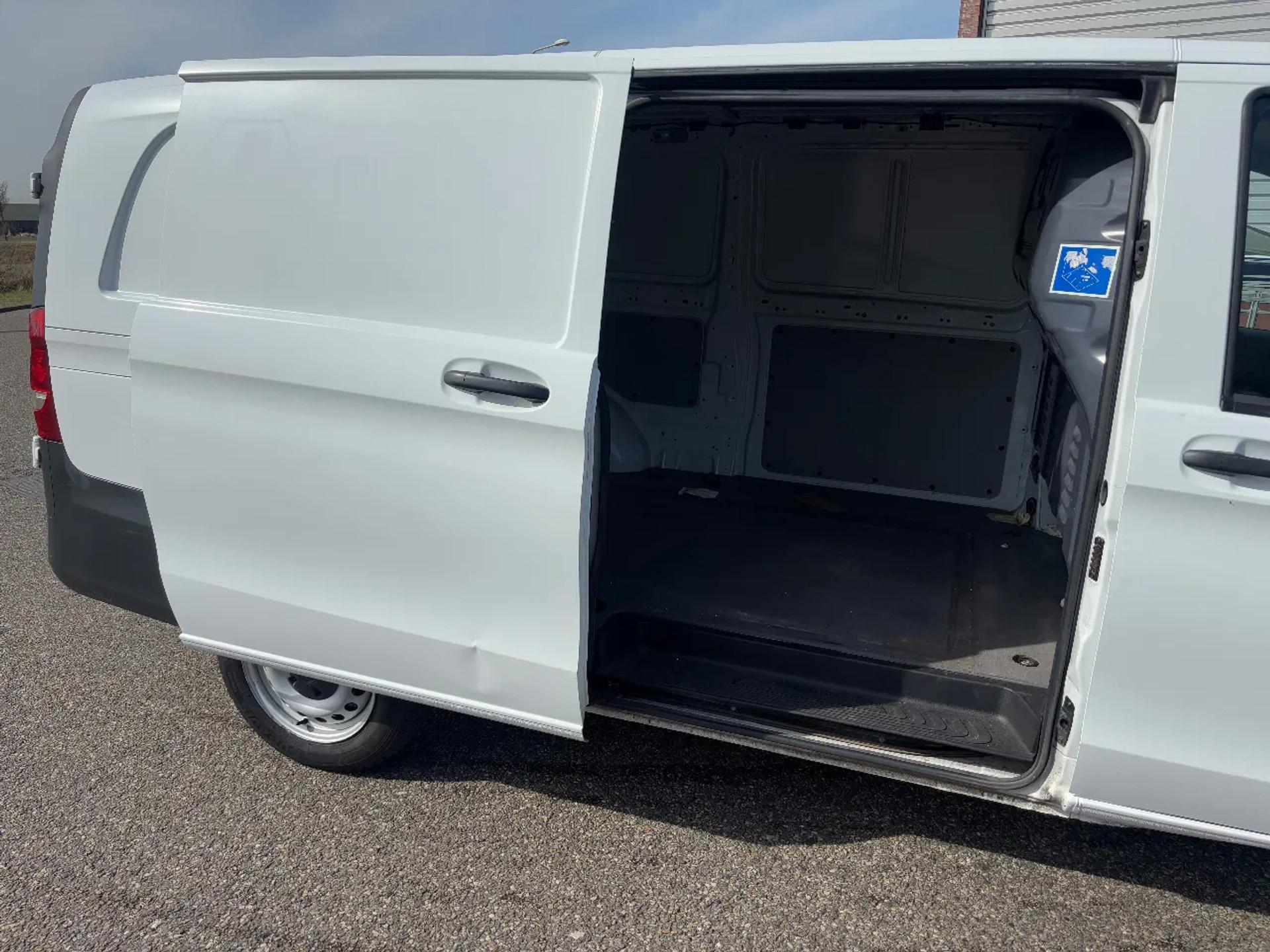 Foto 8 van Mercedes-Benz 110CDI L3H1 Airco Cruisecontrol EURO 6