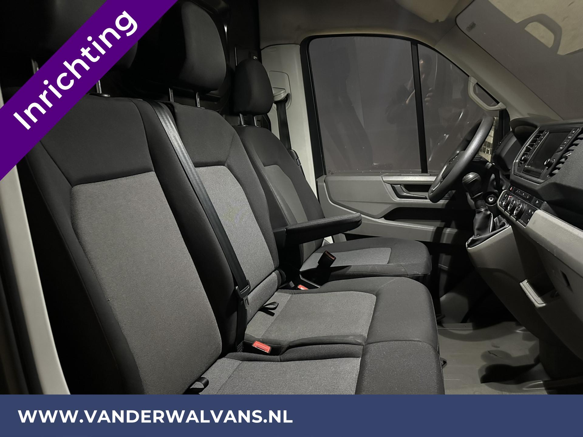 Foto 10 van Volkswagen Crafter 2.0 TDI 177pk L3H3 L2H2 Inrichting Euro6 ** Airco | Trekhaak 3000kg | Camera | Parkeersensoren
