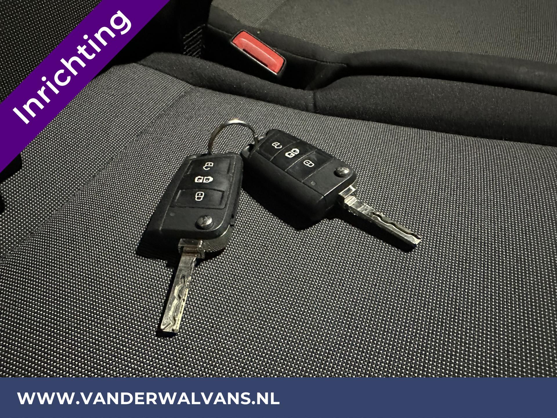 Foto 12 van Volkswagen Crafter 2.0 TDI 177pk L3H3 L2H2 Inrichting Euro6 ** Airco | Trekhaak 3000kg | Camera | Parkeersensoren