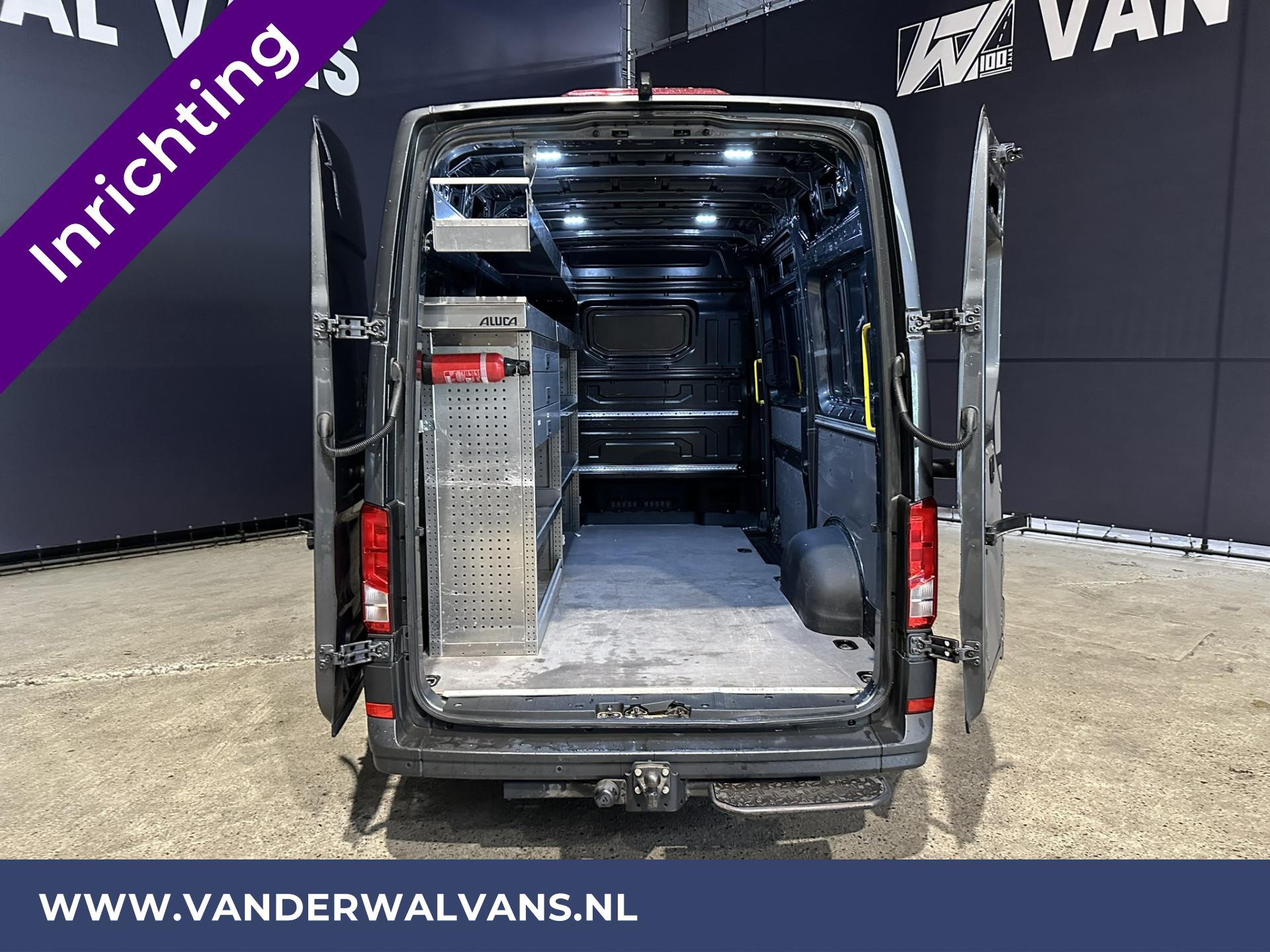 Foto 6 van Volkswagen Crafter 2.0 TDI 177pk L3H3 L2H2 Inrichting Euro6 ** Airco | Trekhaak 3000kg | Camera | Parkeersensoren
