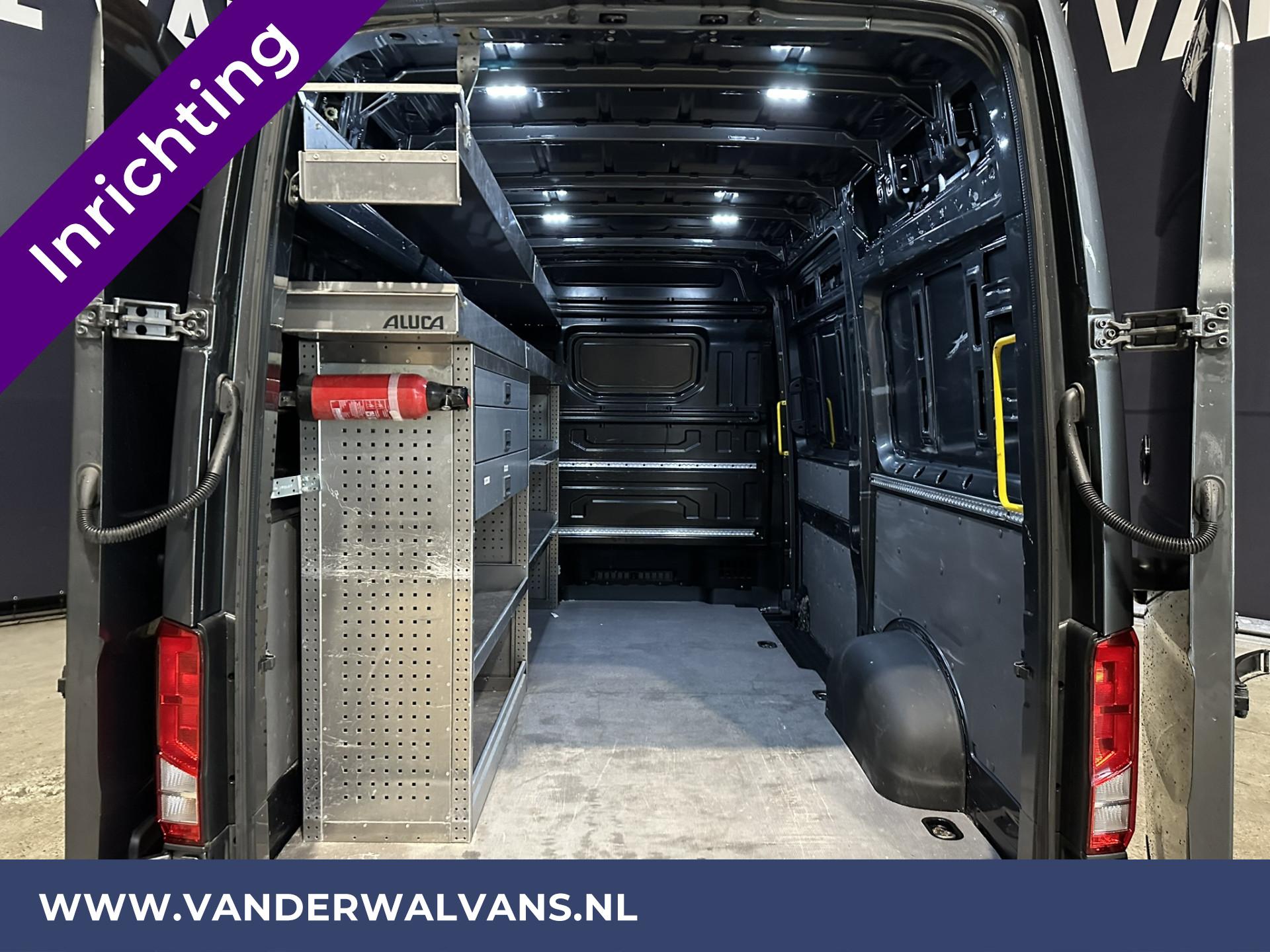 Foto 7 van Volkswagen Crafter 2.0 TDI 177pk L3H3 L2H2 Inrichting Euro6 ** Airco | Trekhaak 3000kg | Camera | Parkeersensoren
