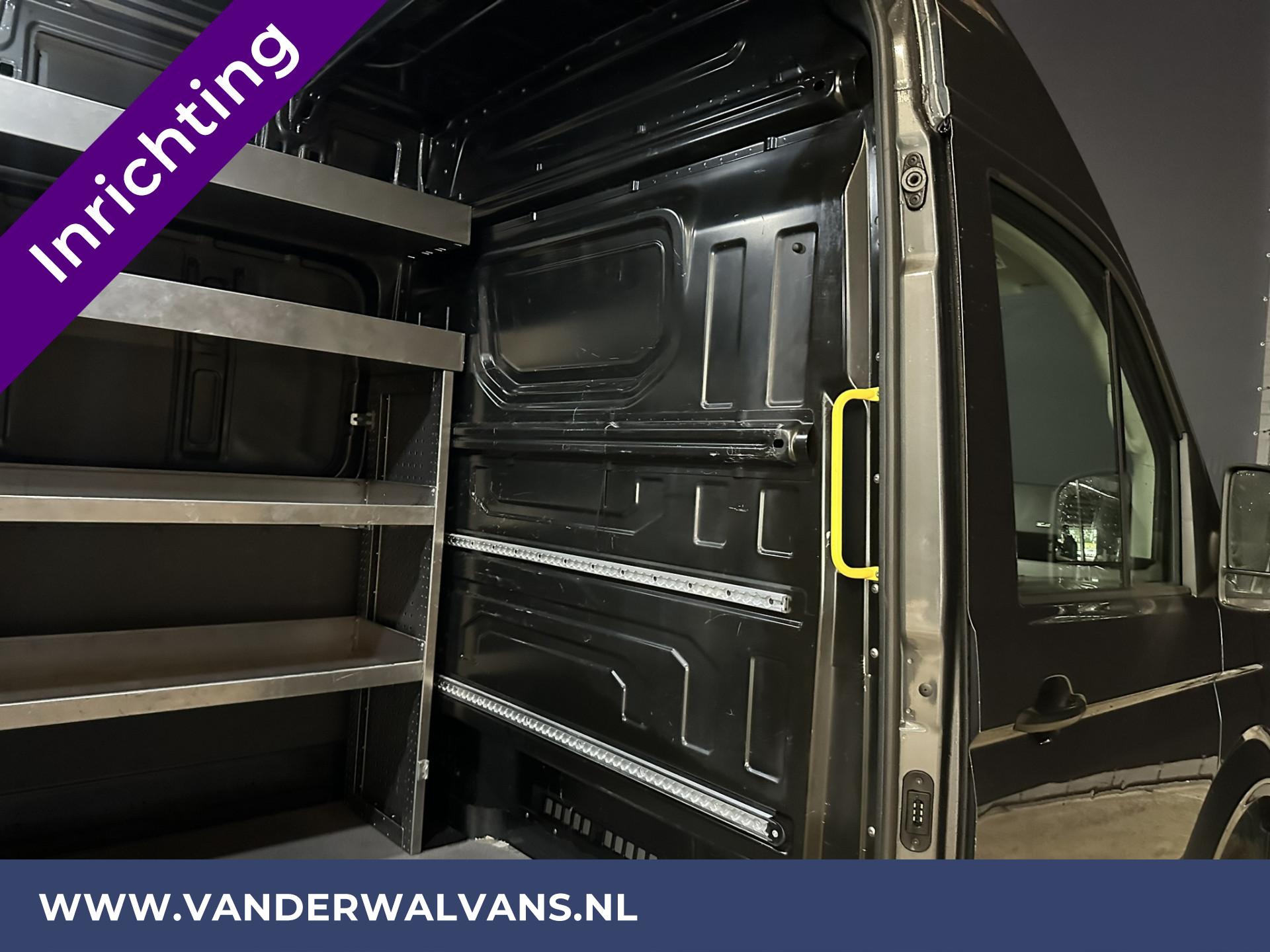 Foto 9 van Volkswagen Crafter 2.0 TDI 177pk L3H3 L2H2 Inrichting Euro6 ** Airco | Trekhaak 3000kg | Camera | Parkeersensoren