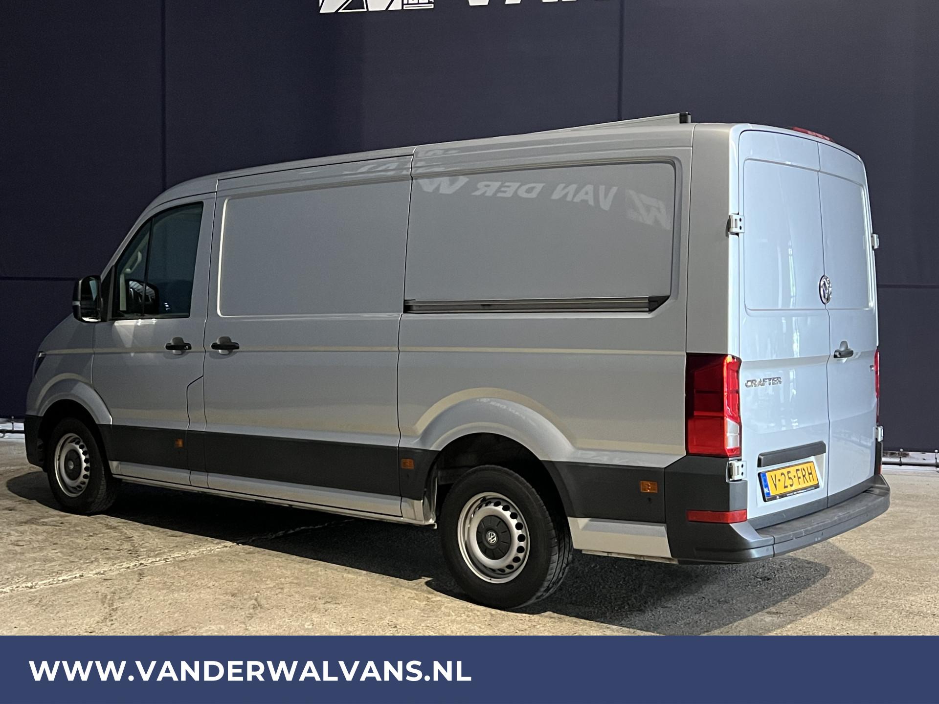 Foto 4 van Volkswagen Crafter 2.0 TDI 140pk L3H2 L2H1 Euro6 Airco | 2x zijdeur | Apple Carplay | Android Auto