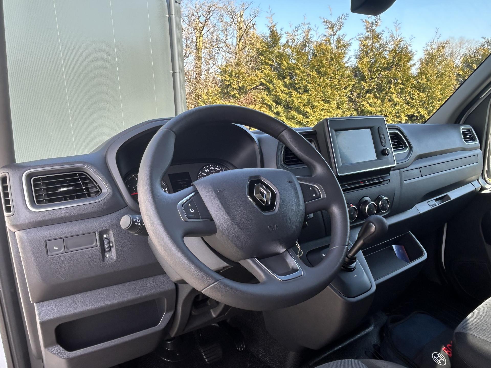 Foto 7 van Renault T35 2.3 DCI 180 PK AUTOMAAT / BPM VRIJ / L2H2 / 17.527 KM !! / 1e. EIG / SORTIMO INRICHTING / AIRCO / CRUISE / CAMERA